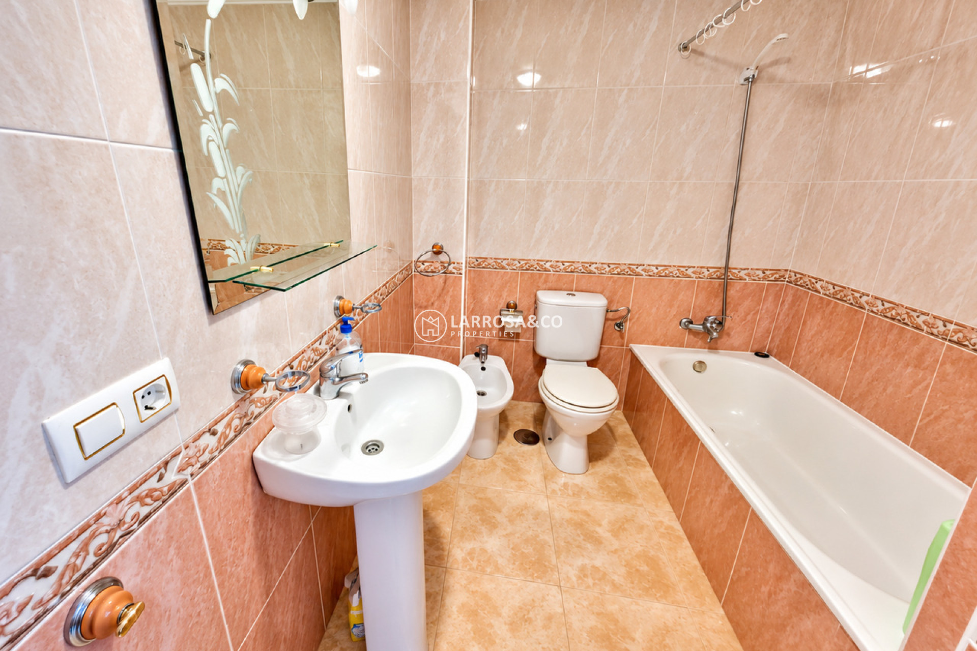 Resale - Apartment - Villamartin - Costa Blanca