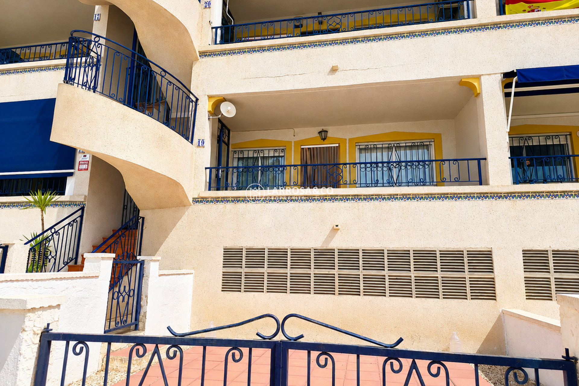 Resale - Apartment - Villamartin - Costa Blanca