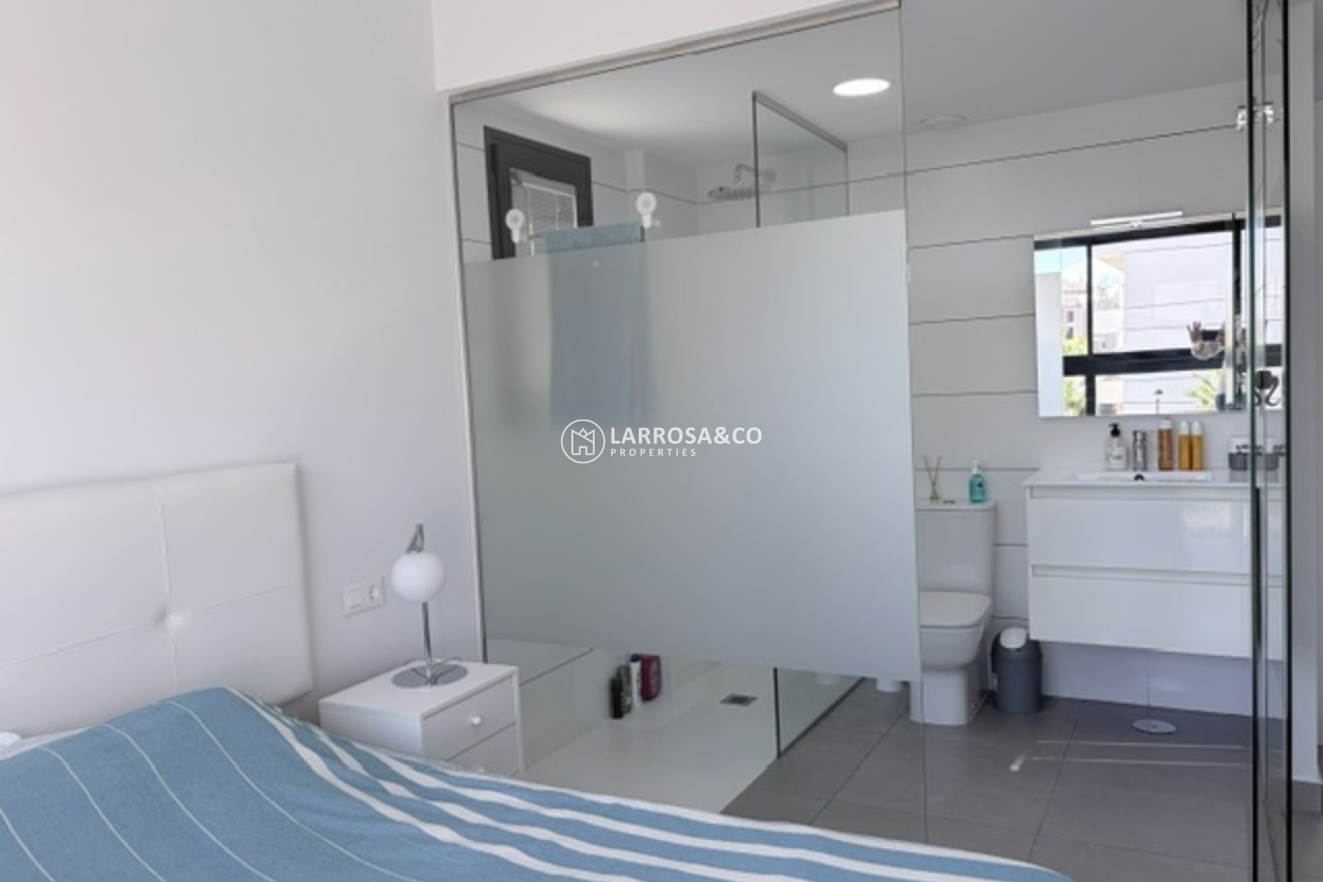 Resale - Apartment - Villamartin - Costa Blanca