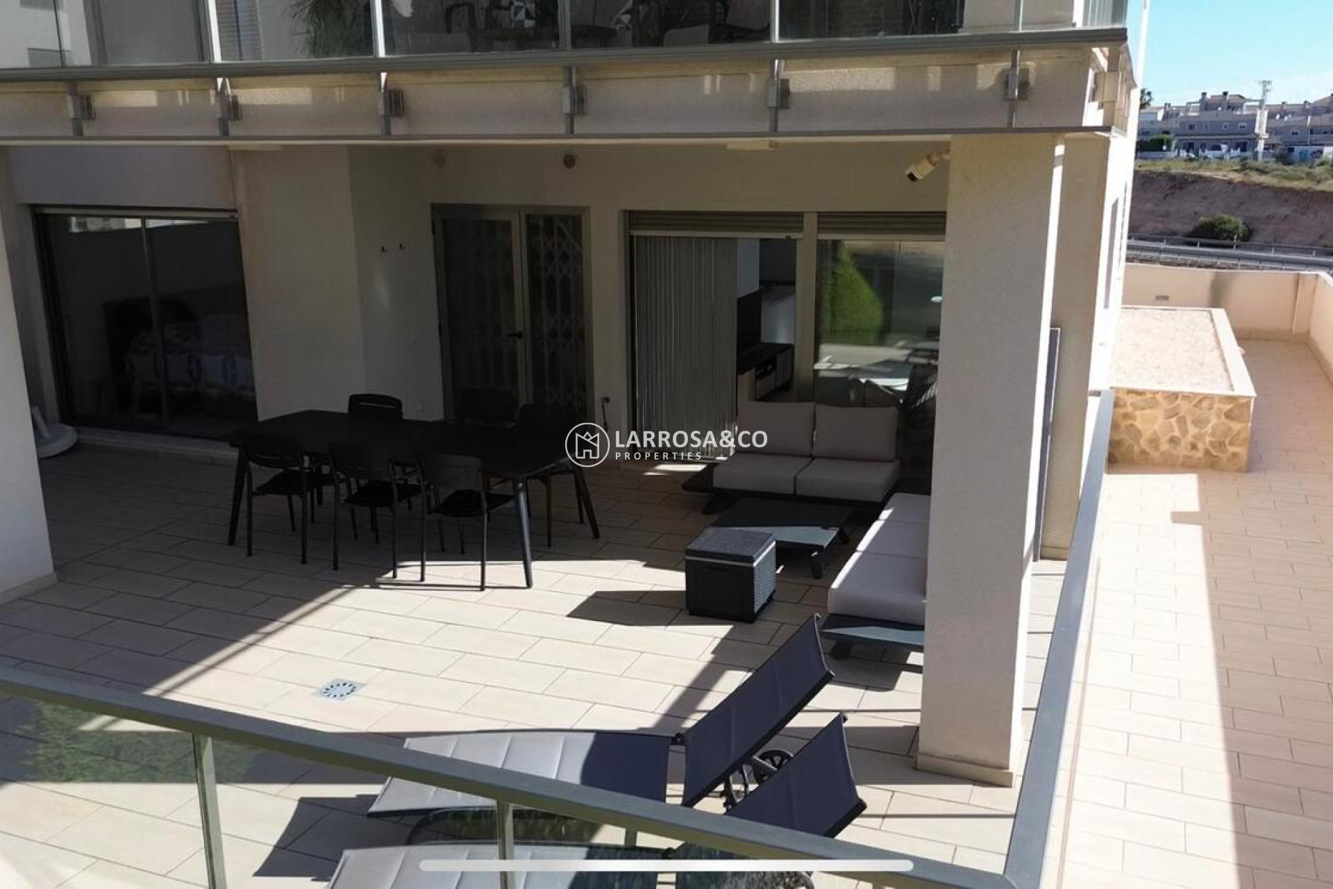 Resale - Apartment - Villamartin