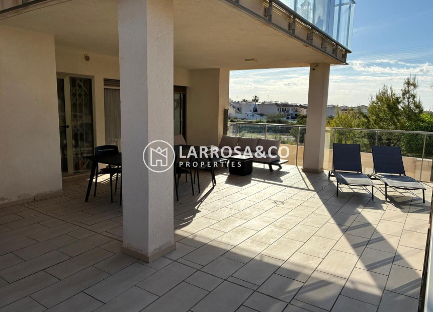 Resale - Apartment - Villamartin