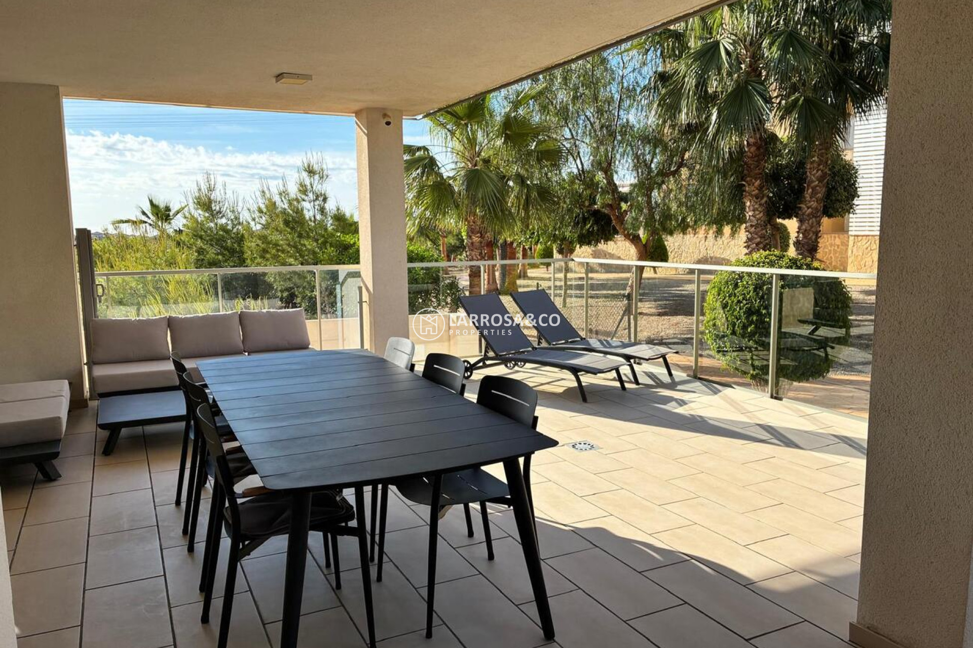 Resale - Apartment - Villamartin