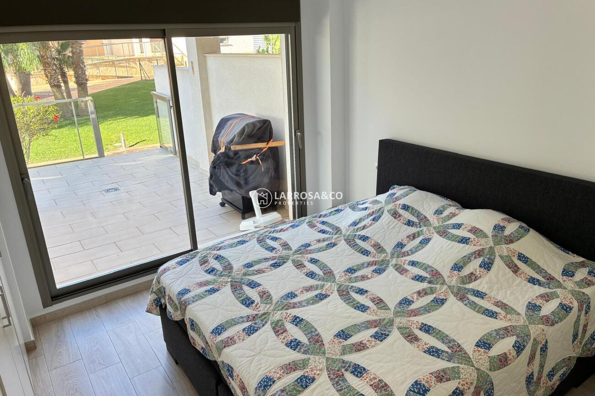 Resale - Apartment - Villamartin
