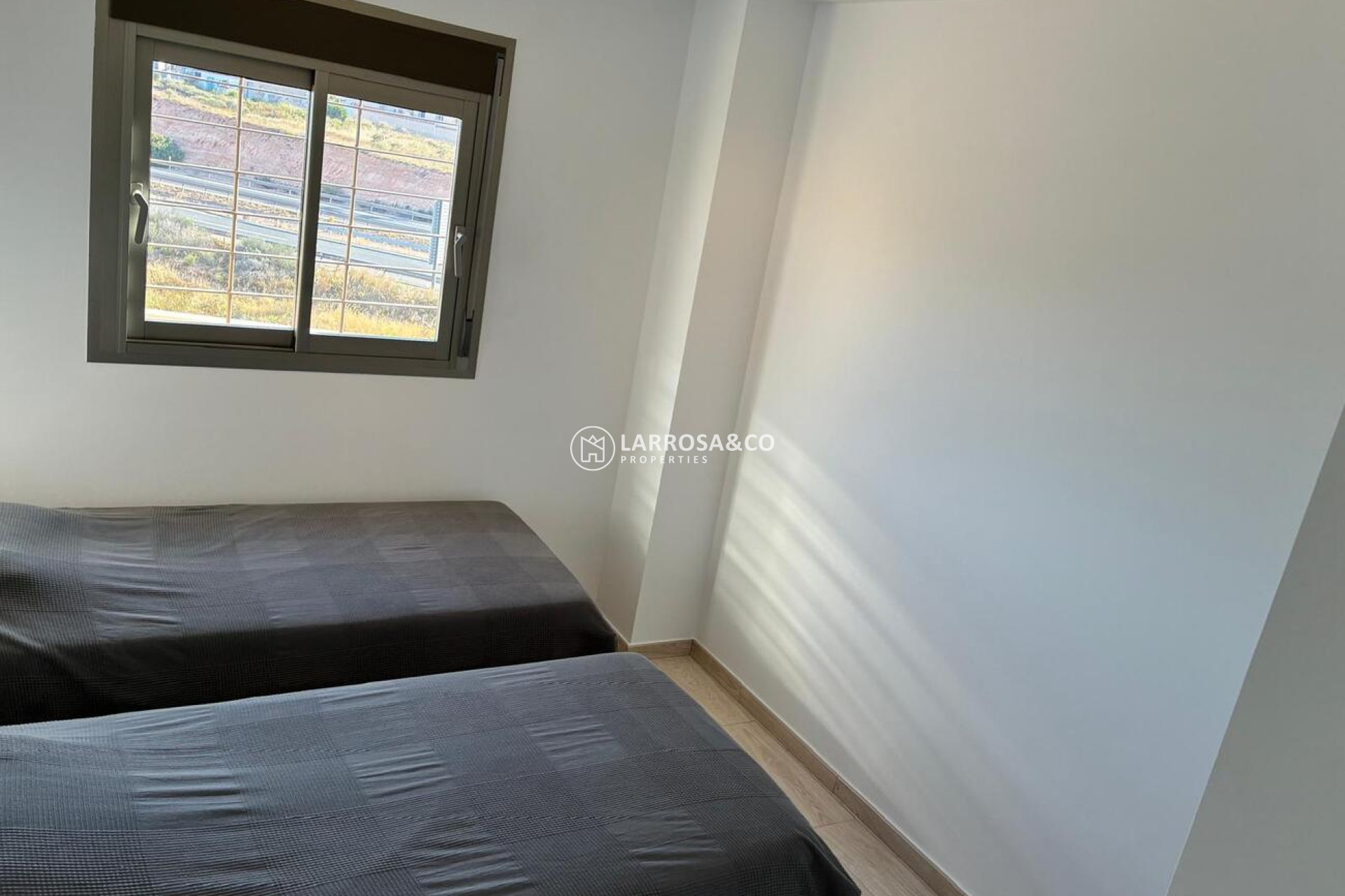Resale - Apartment - Villamartin