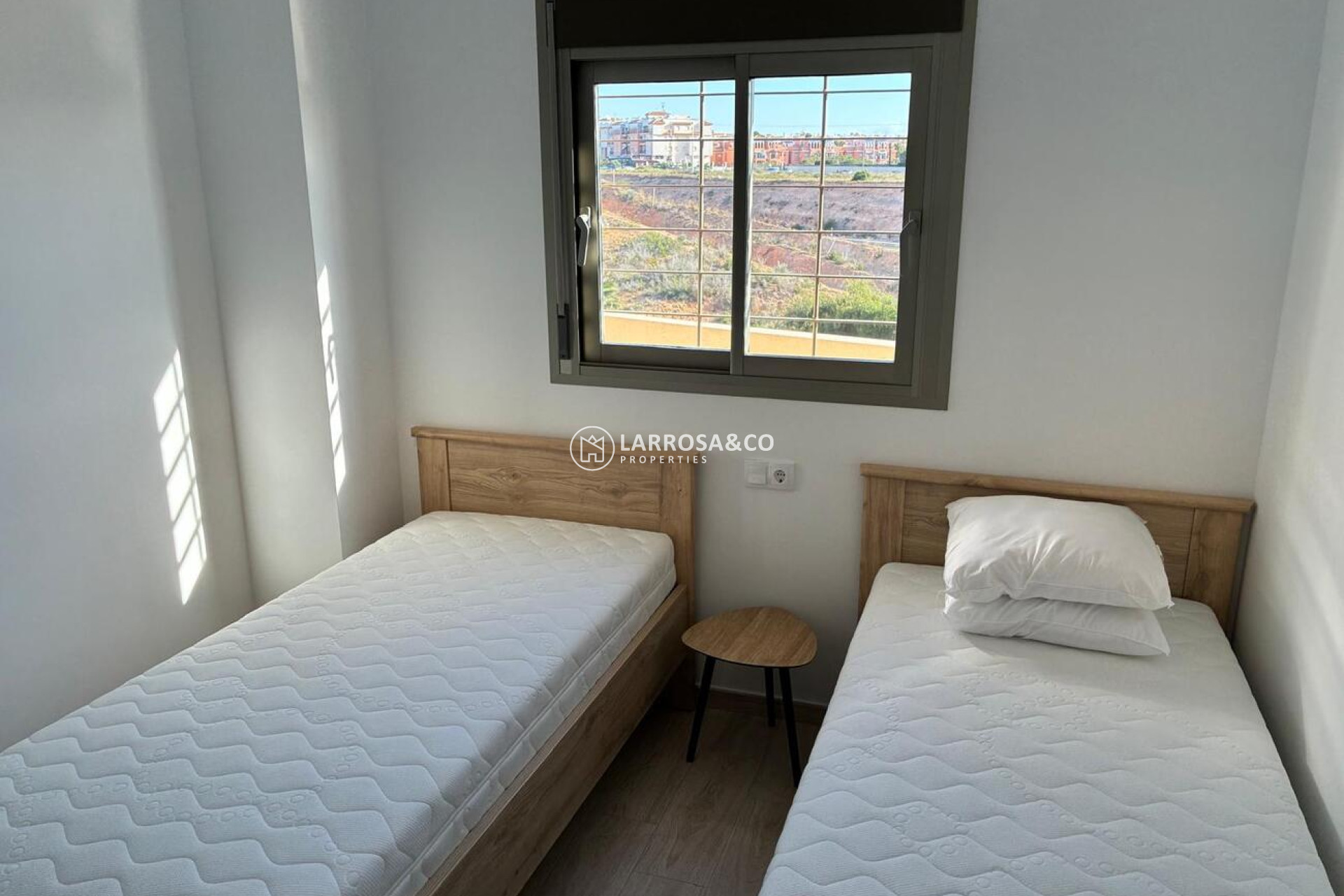 Resale - Apartment - Villamartin