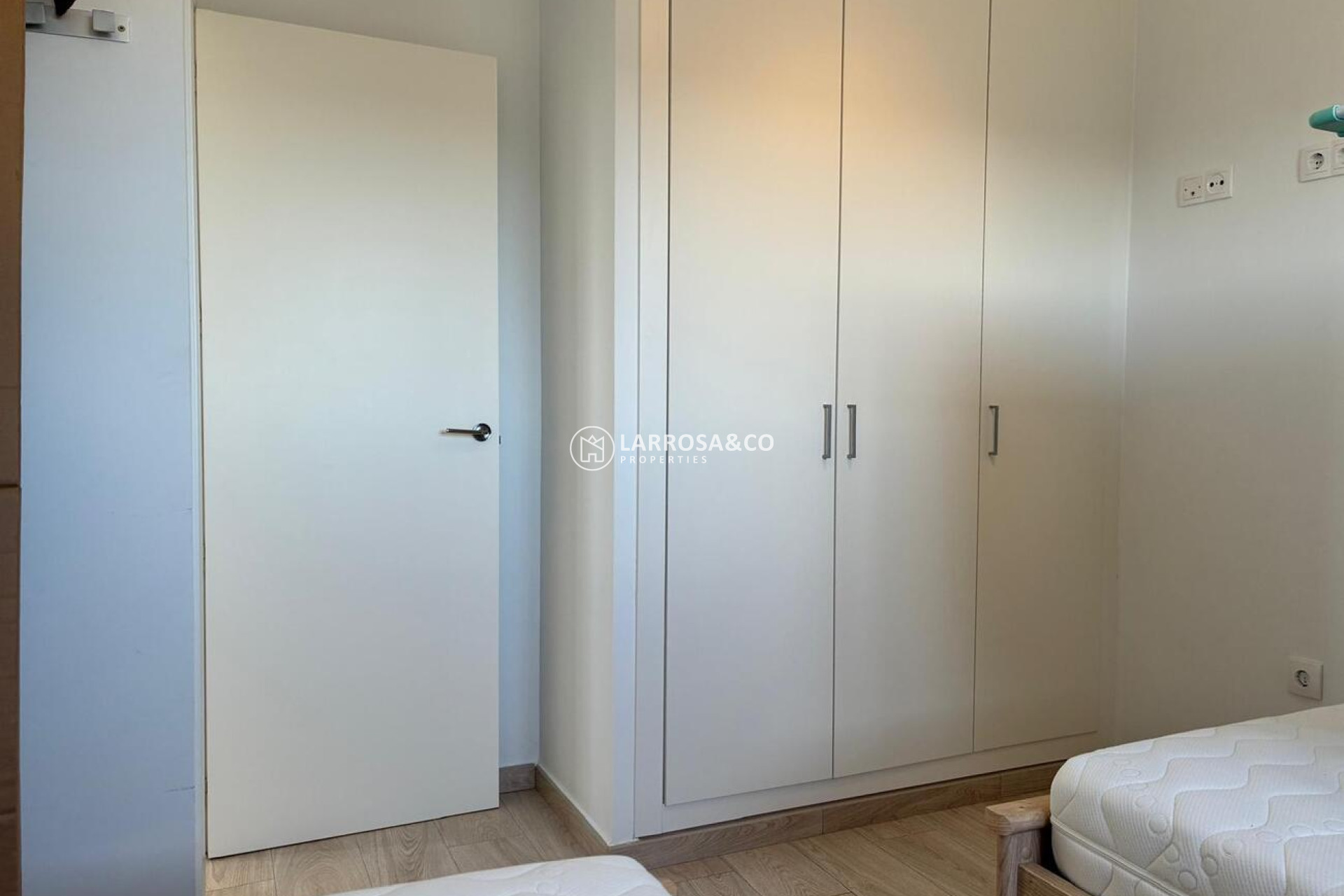 Resale - Apartment - Villamartin