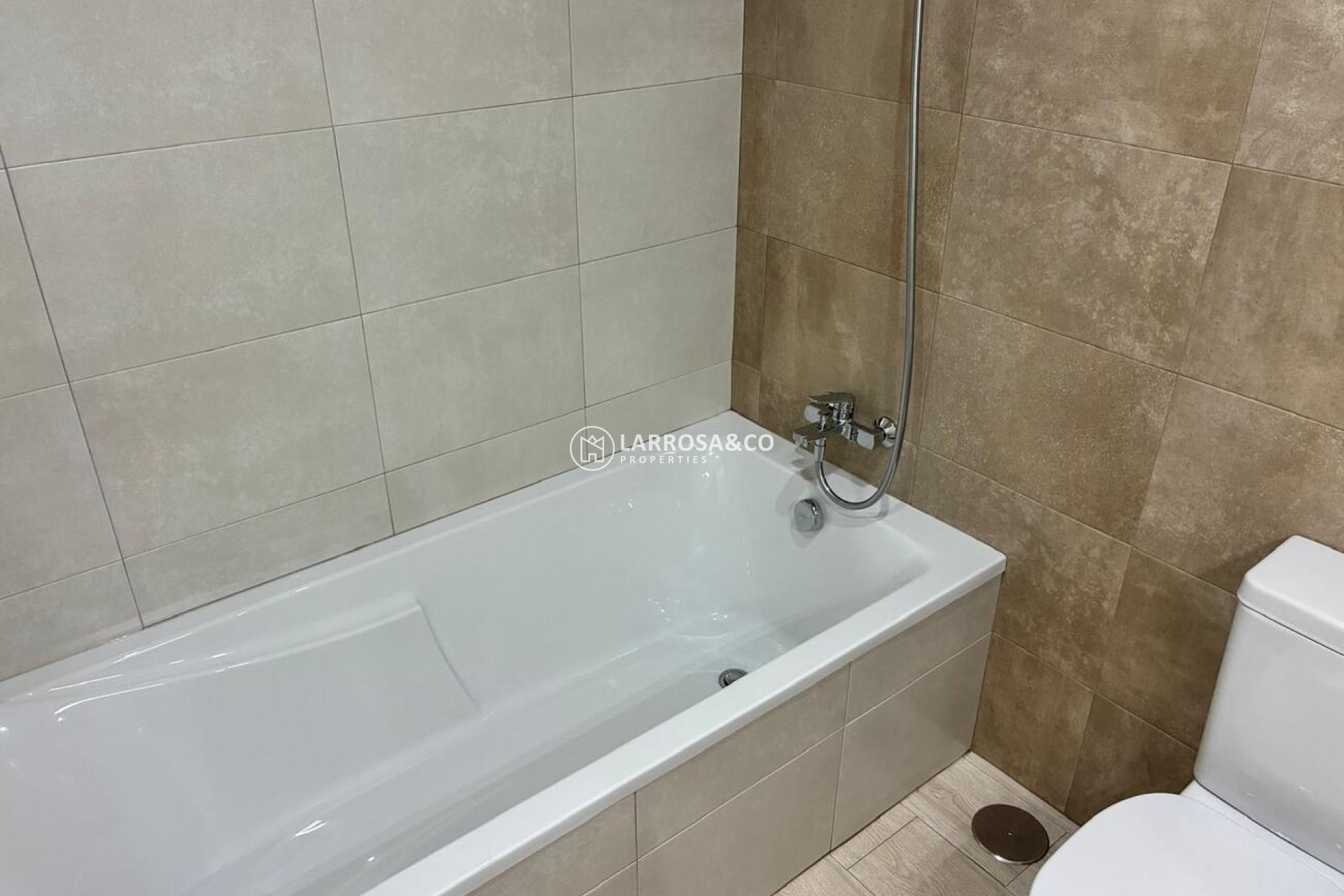 Resale - Apartment - Villamartin