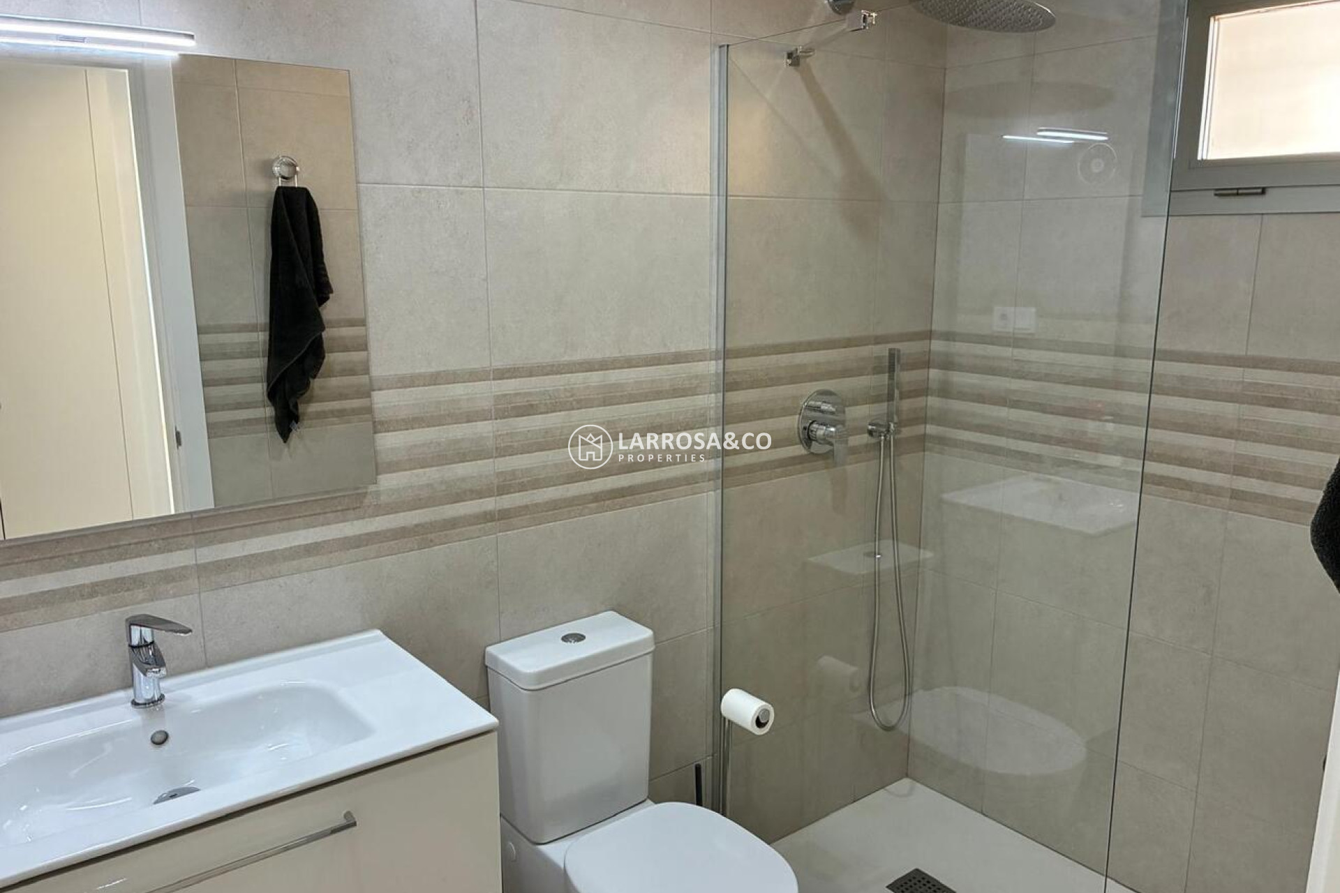 Resale - Apartment - Villamartin