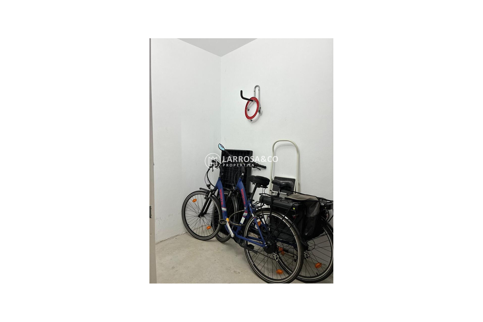 Resale - Apartment - Villamartin