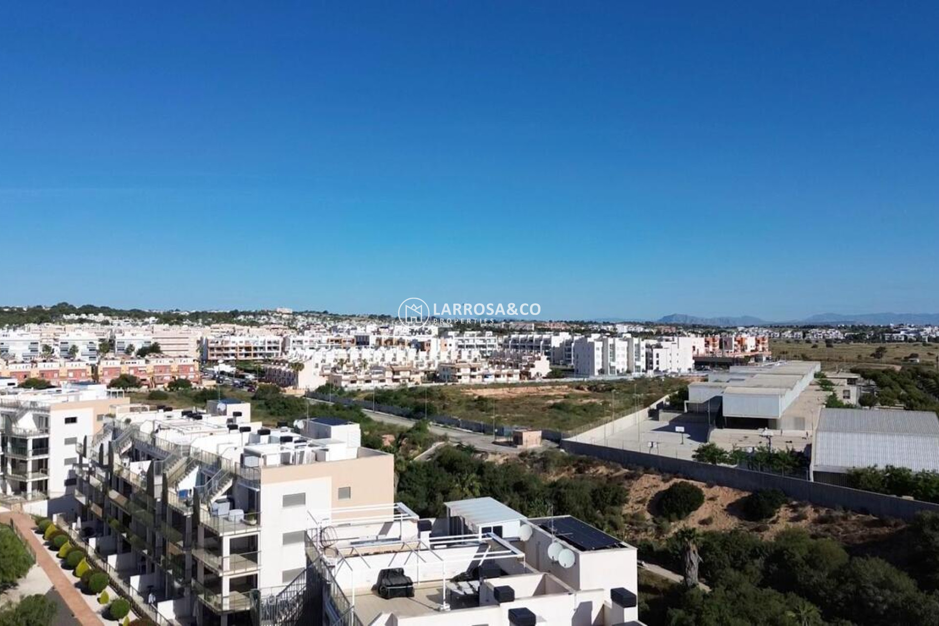 Resale - Apartment - Villamartin