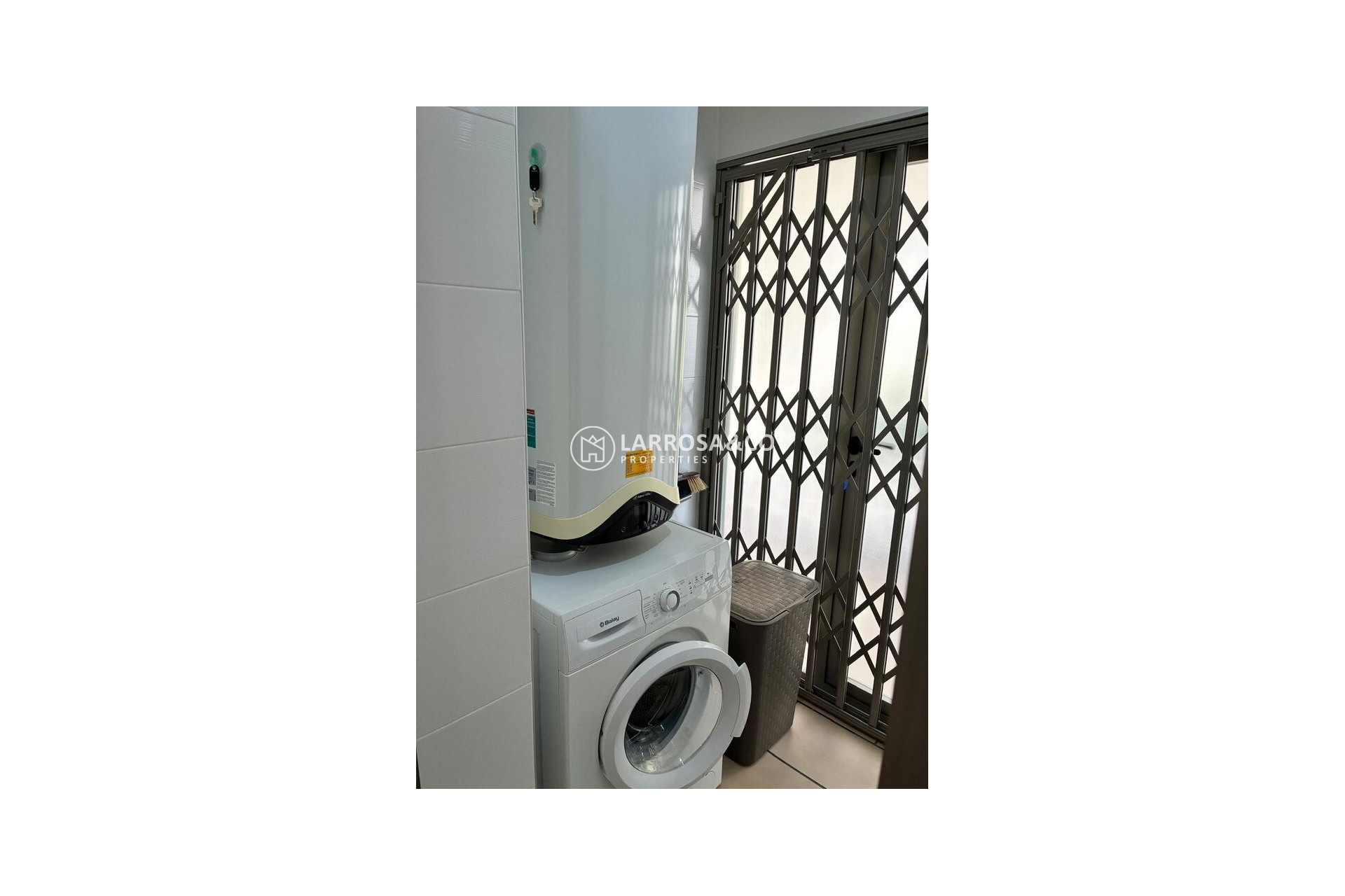 Resale - Apartment - Villamartin