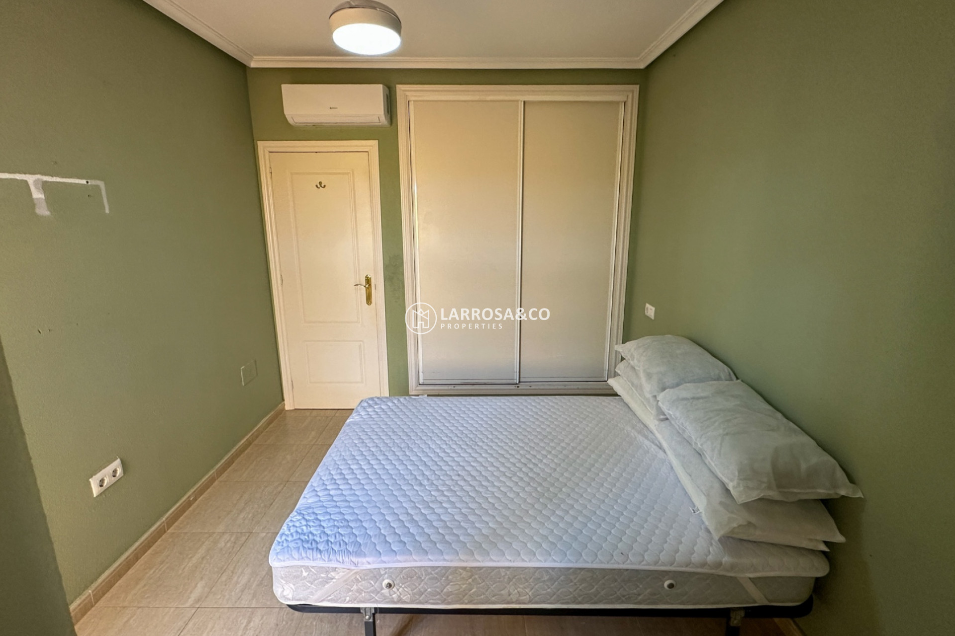 Resale - Bungalow - Daya Nueva - Costa Blanca