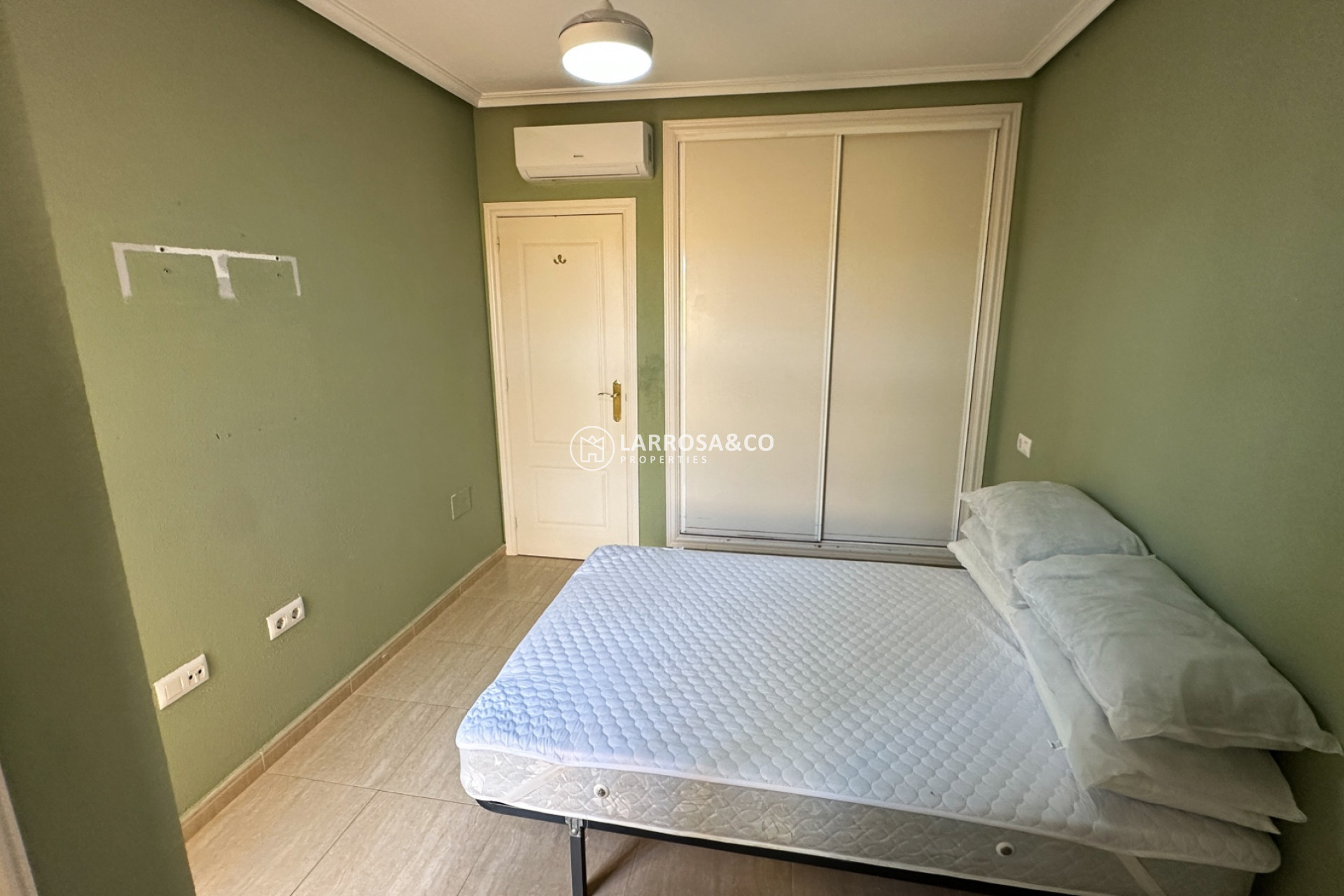Resale - Bungalow - Daya Nueva - Costa Blanca