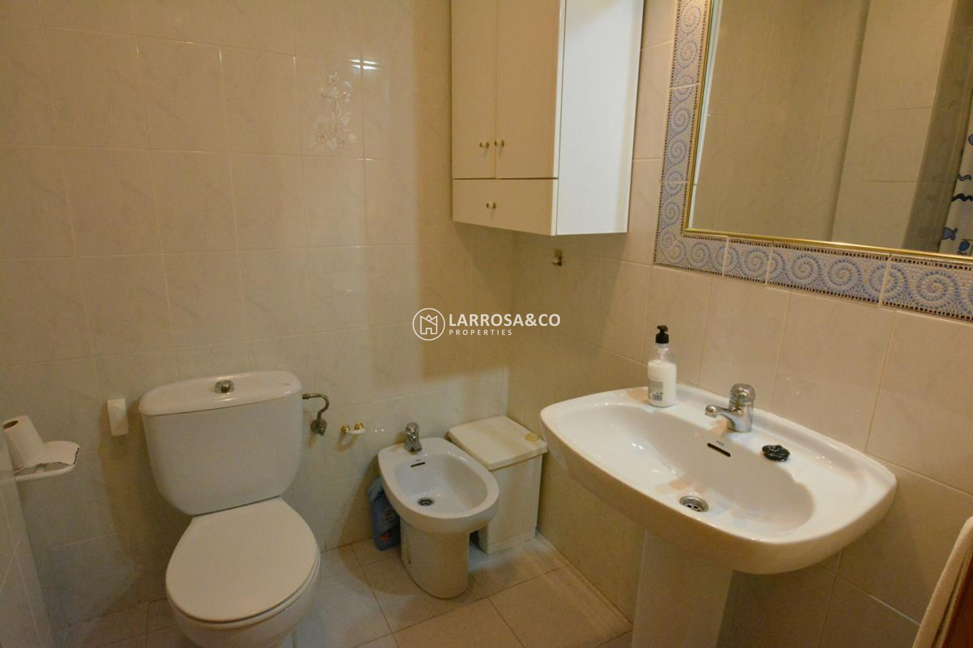 resale-bungalow-guardamar-moncayo-bathroom-rv2063