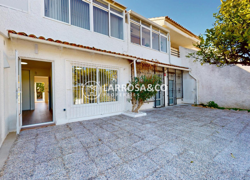 Resale - Bungalow - Orihuela costa - Villamartin 