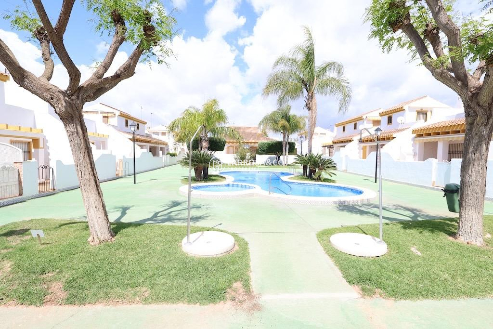 Resale - Bungalow - Pilar de la Horadada - Costa Blanca