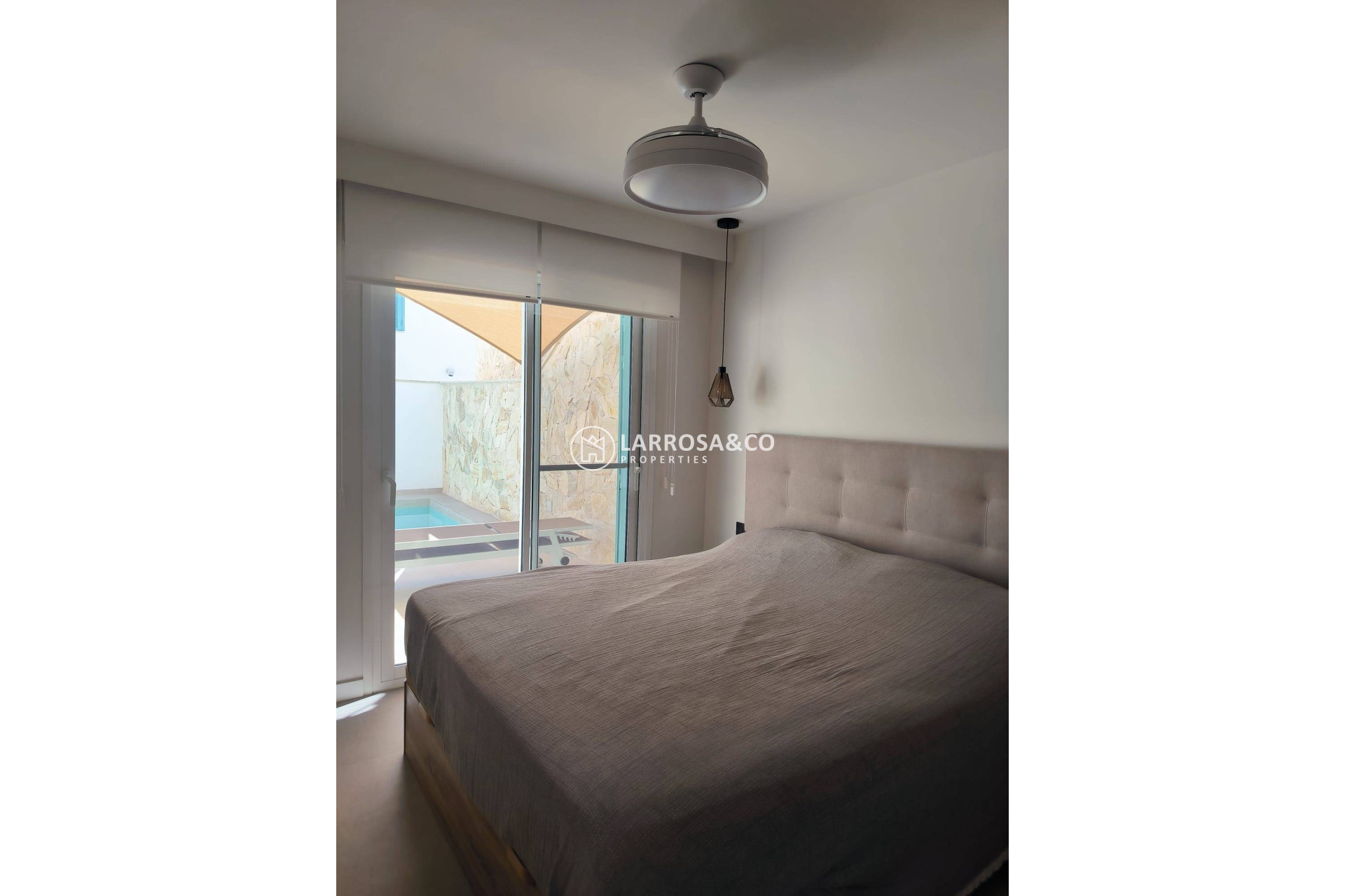 Resale - Bungalow - Pilar de la Horadada - El Mojón