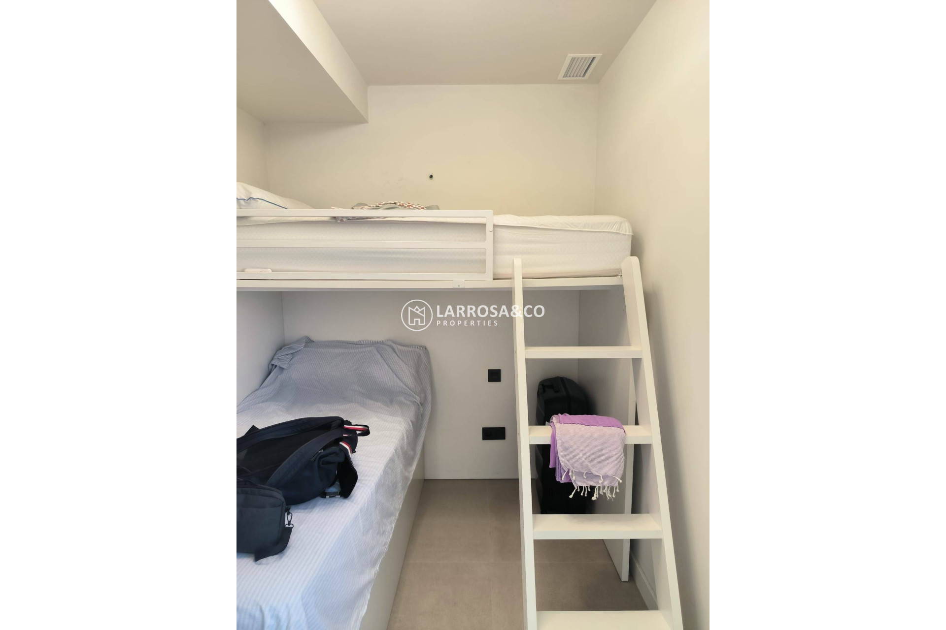 Resale - Bungalow - Pilar de la Horadada - El Mojón