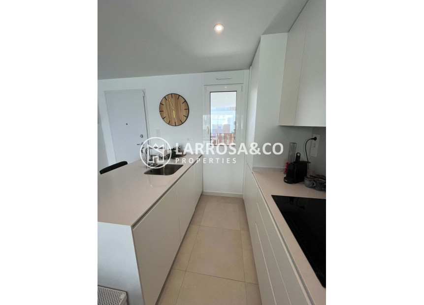 Resale - Bungalow - Pilar de la Horadada - PILAR DE LA HORADADA