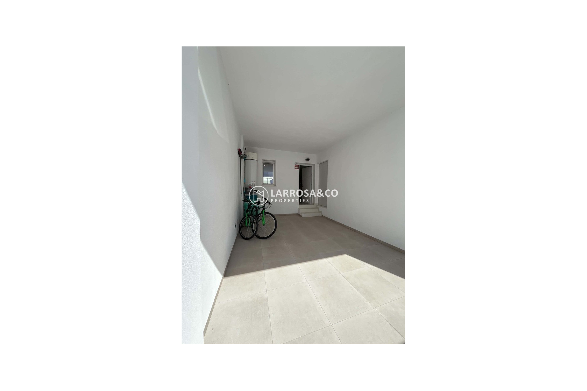 Resale - Bungalow - Pilar de la Horadada - PILAR DE LA HORADADA