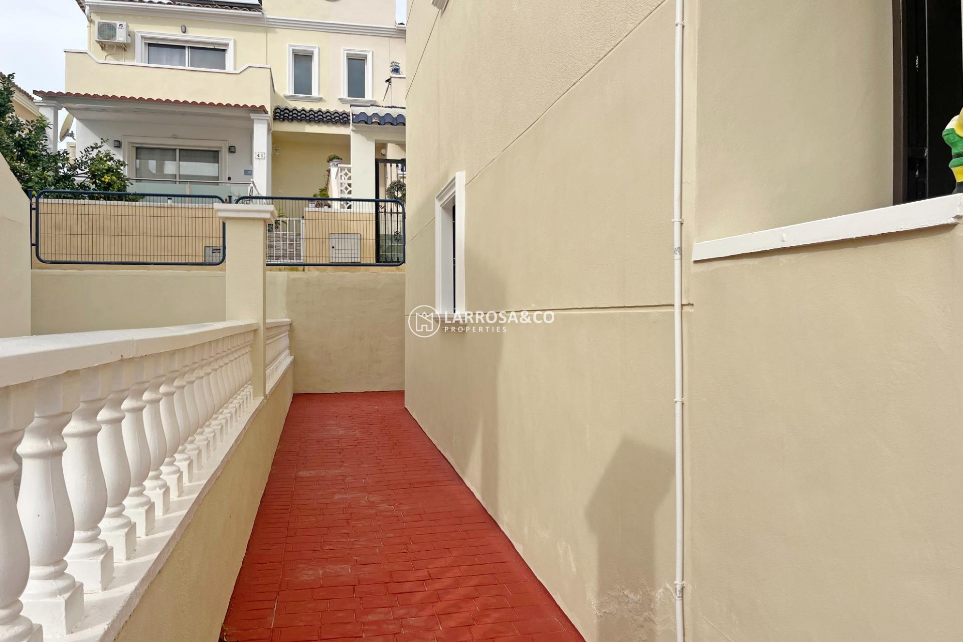 Resale - Bungalow - San Miguel de Salinas - Las Filipinas