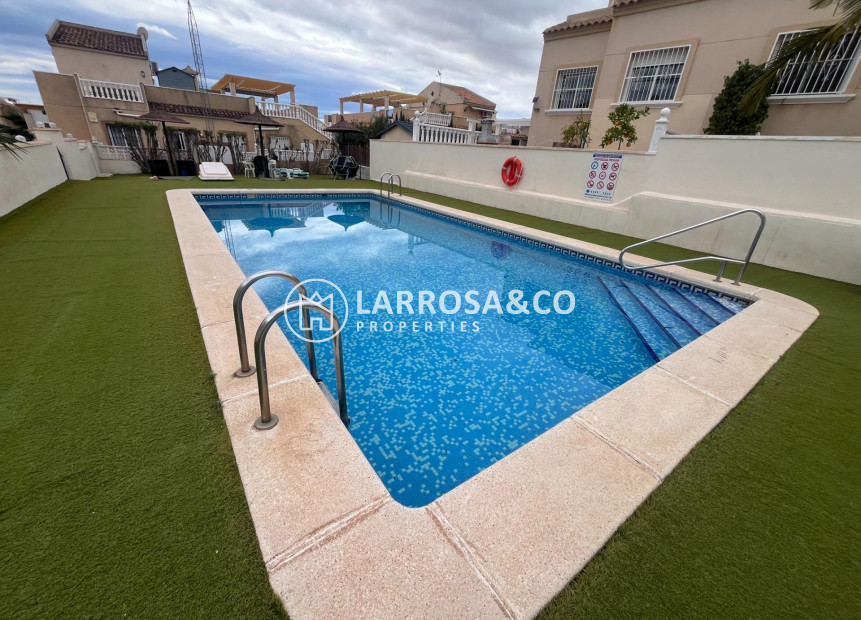 Resale - Bungalow - San Miguel de Salinas - Las Filipinas