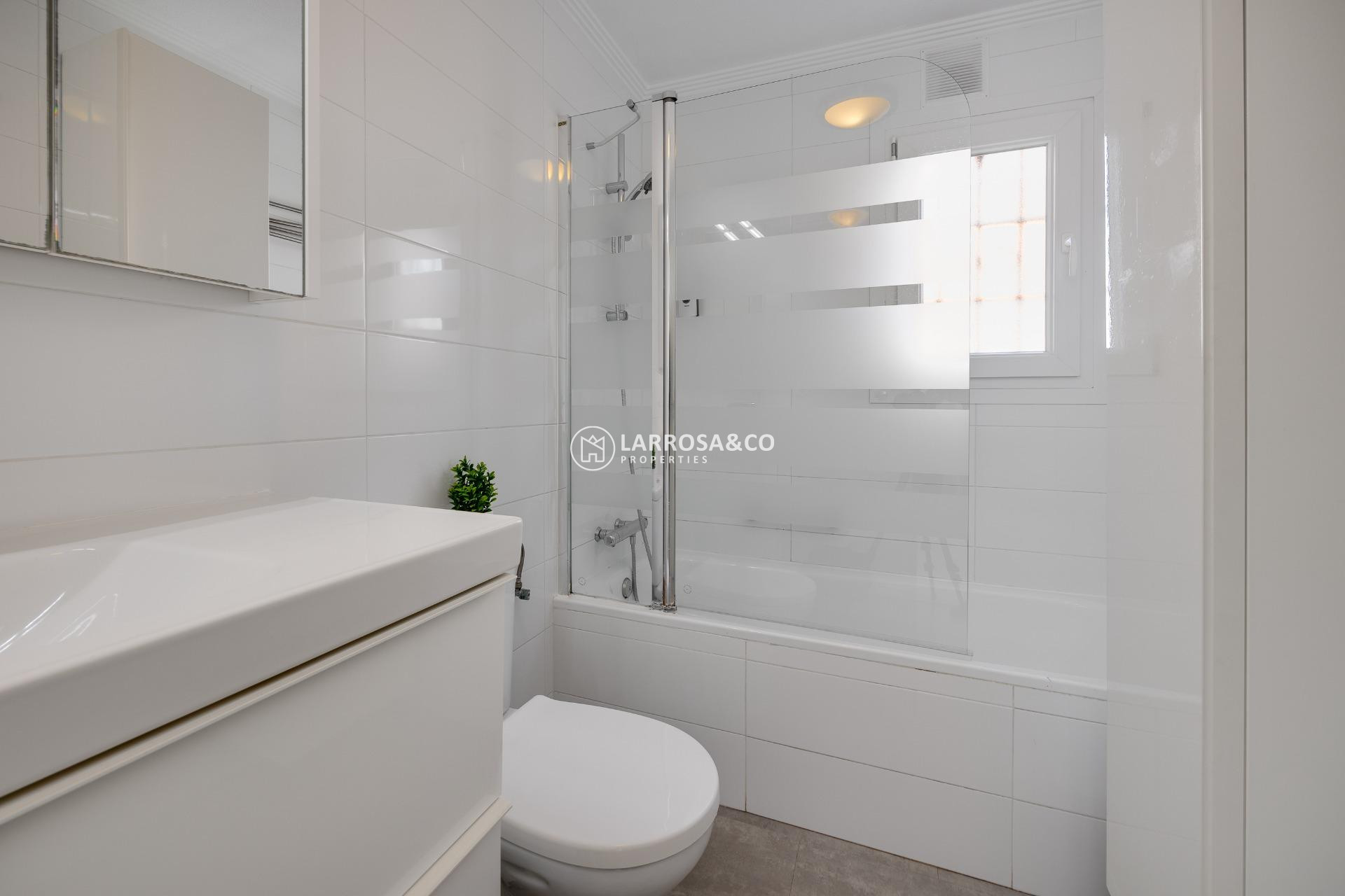 Resale - Bungalow - Torrevieja - Aguas Nuevas