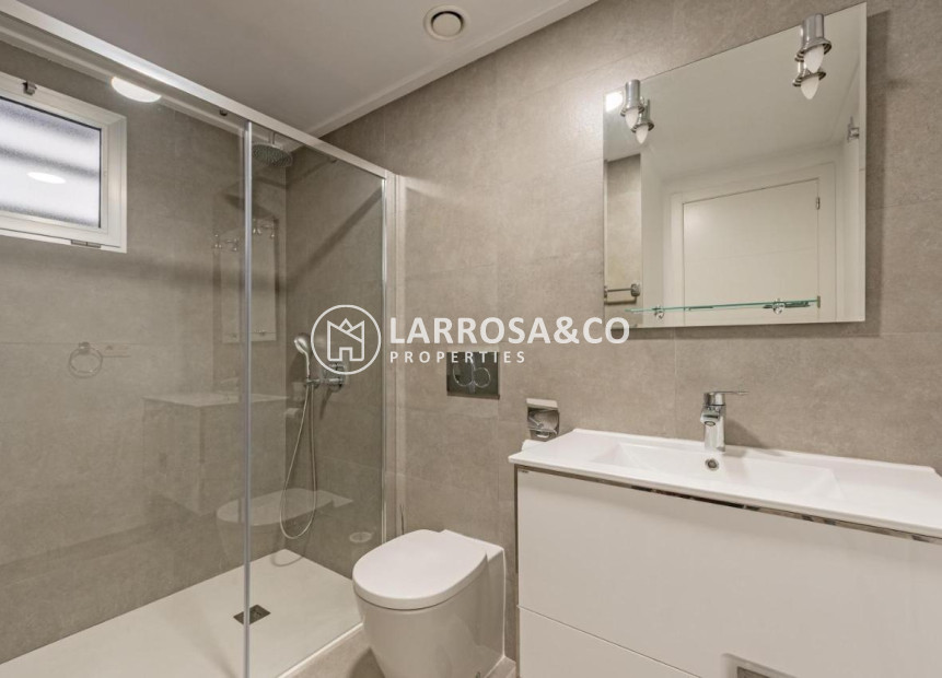 Resale - Bungalow - Torrevieja - Auguas Neuvas