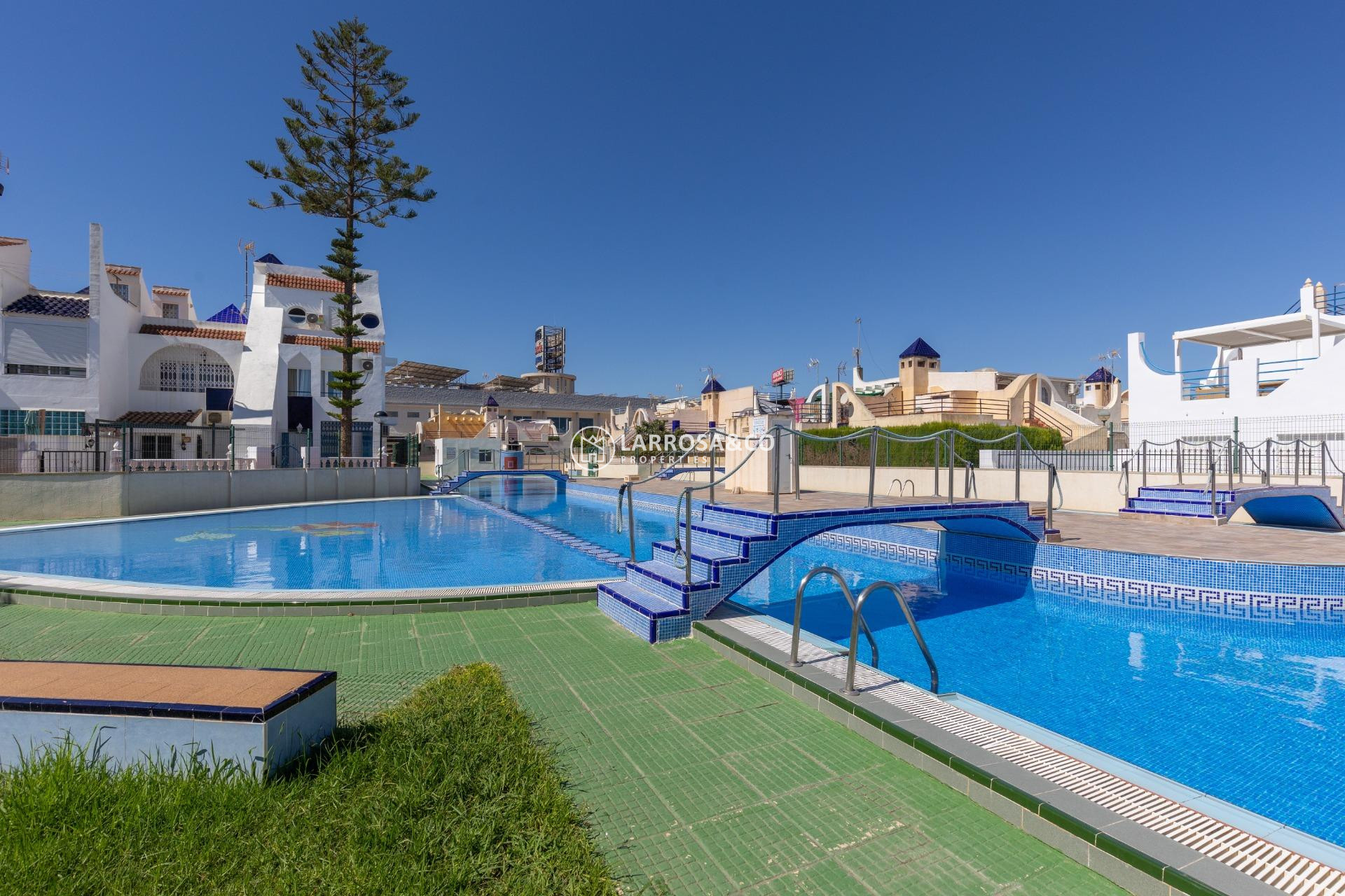 Resale - Bungalow - Torrevieja - Doña ines