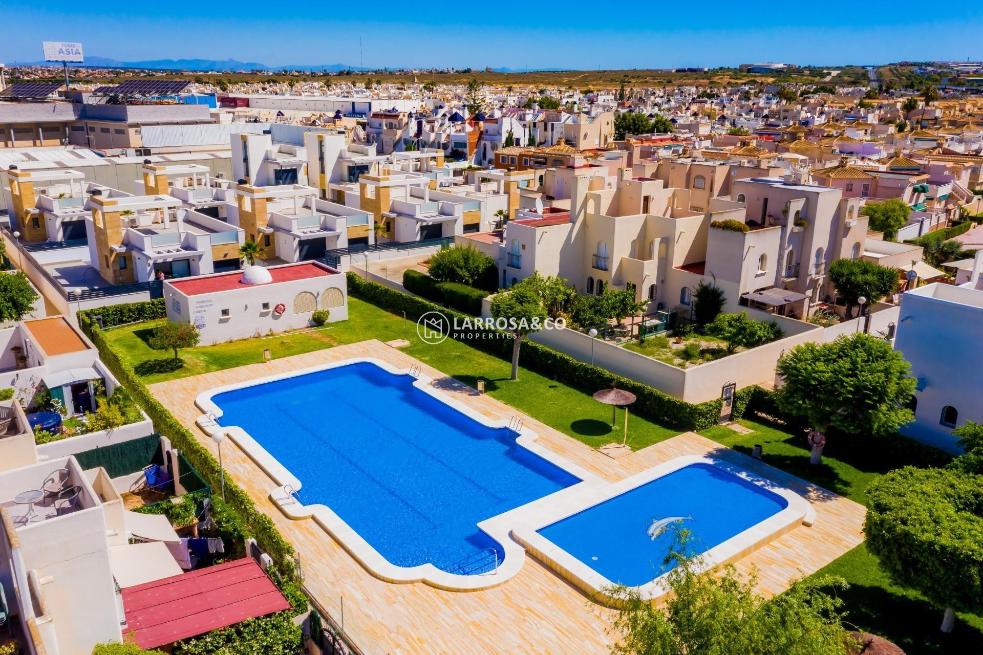 Resale - Bungalow - Torrevieja - Doña ines