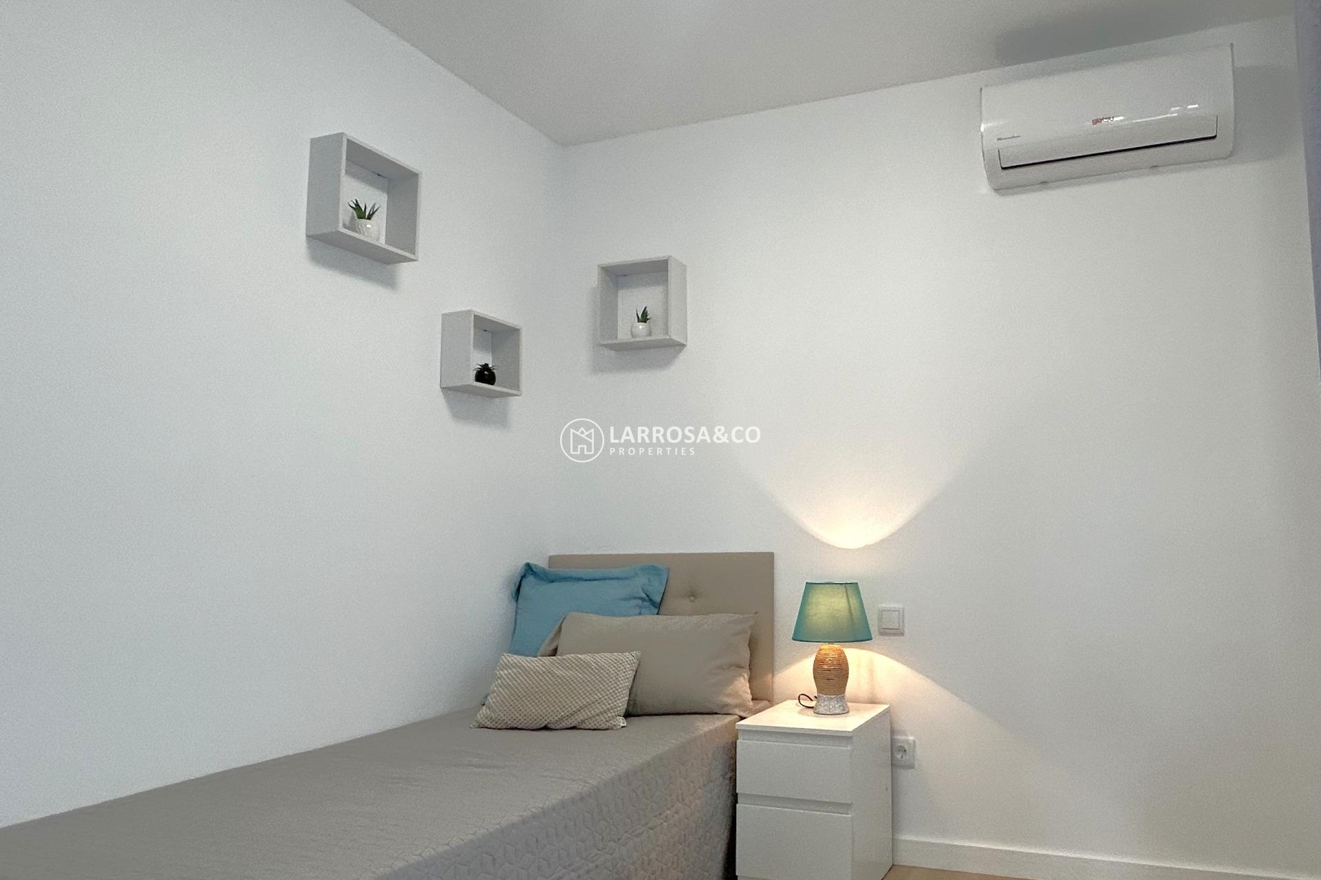 Resale - Bungalow - Torrevieja - El chaparral