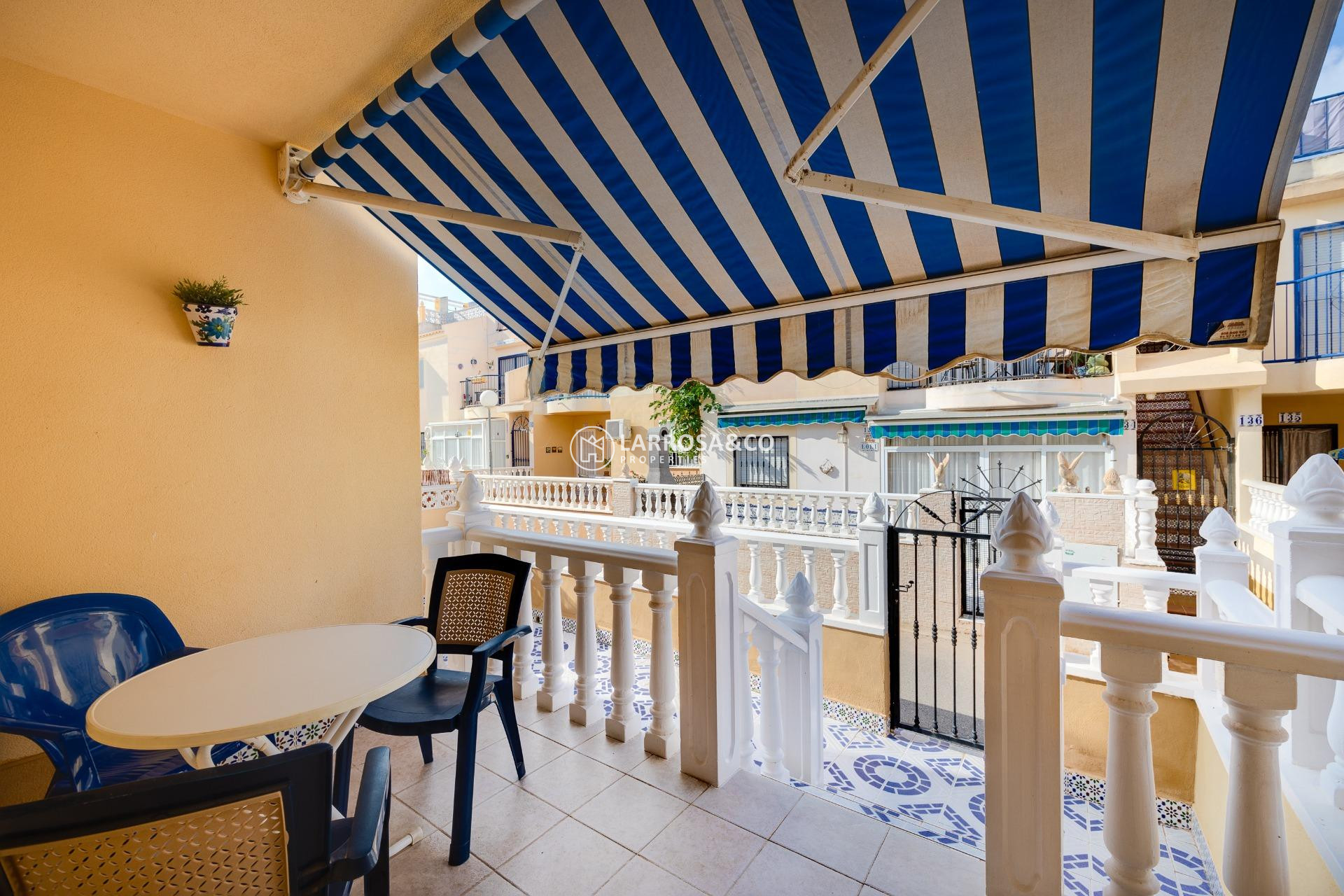 Resale - Bungalow - Torrevieja - La Siesta - El Salado - Torreta