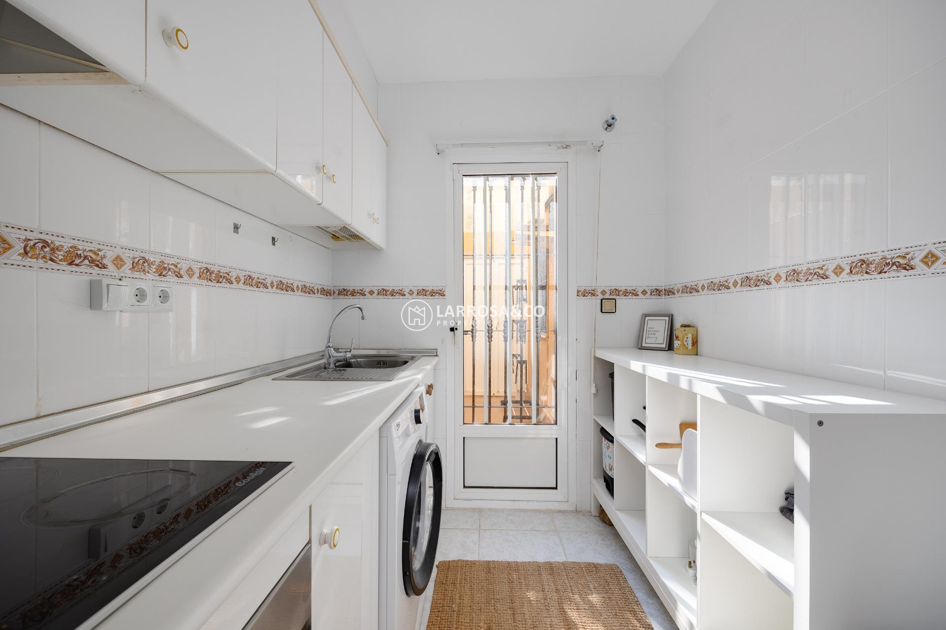 Resale - Bungalow - Torrevieja - La Siesta - El Salado - Torreta