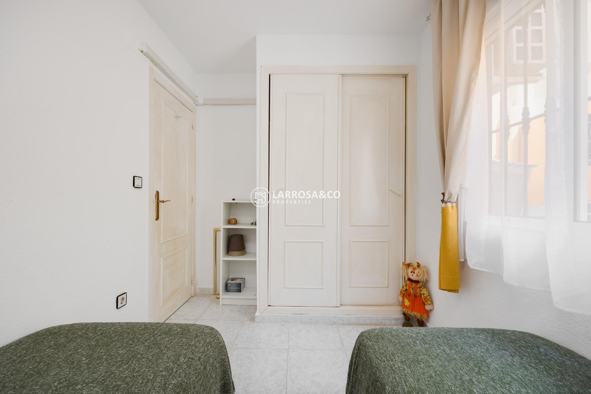 Resale - Bungalow - Torrevieja - La Siesta - El Salado - Torreta