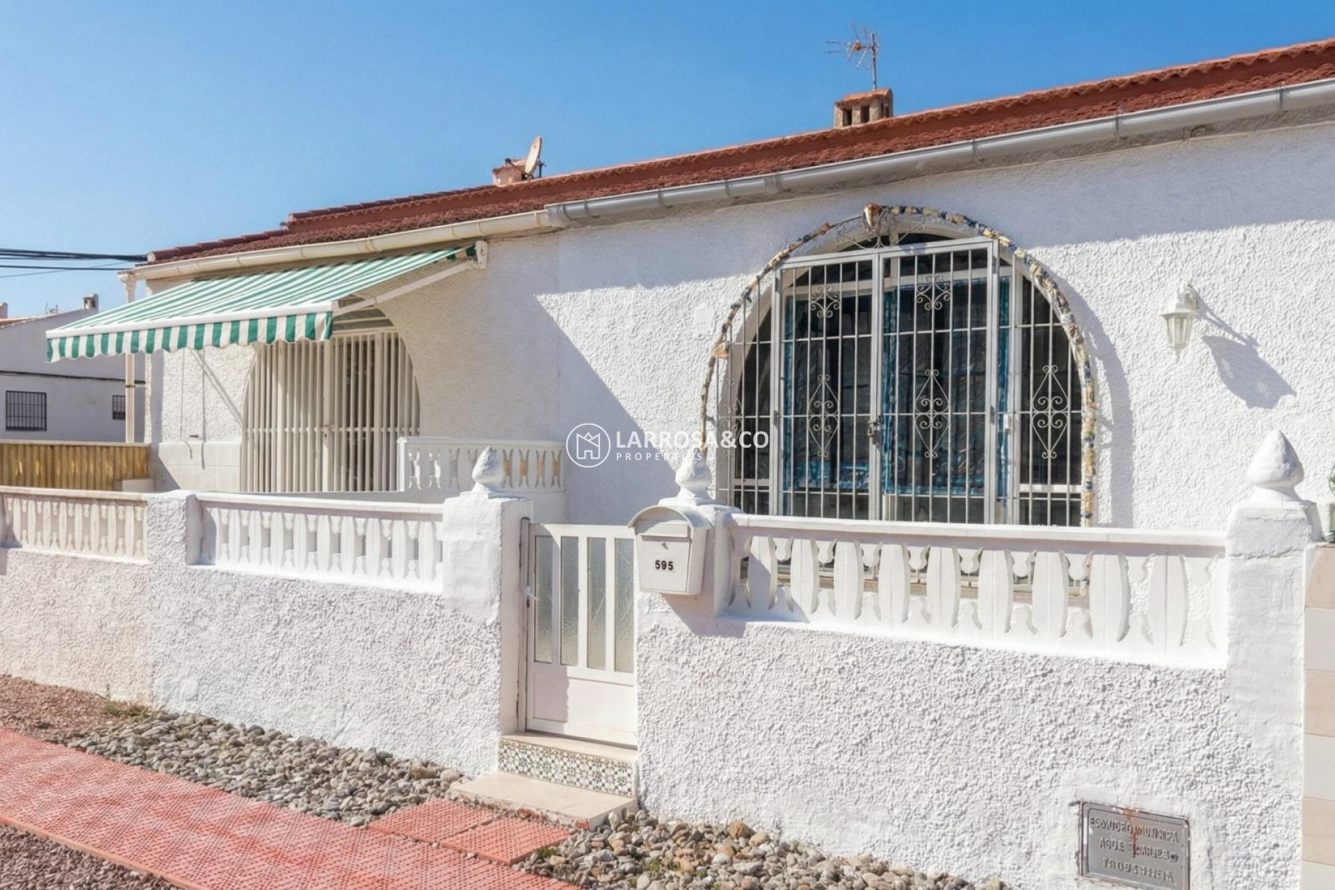Resale - Bungalow - Torrevieja - La Siesta - El Salado - Torreta