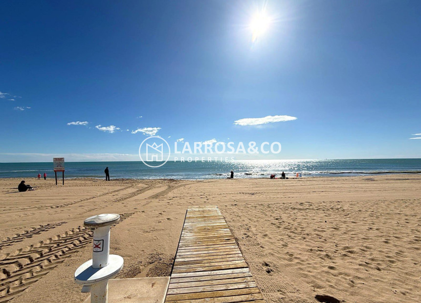 Resale - Bungalow - Torrevieja - Los Europeos