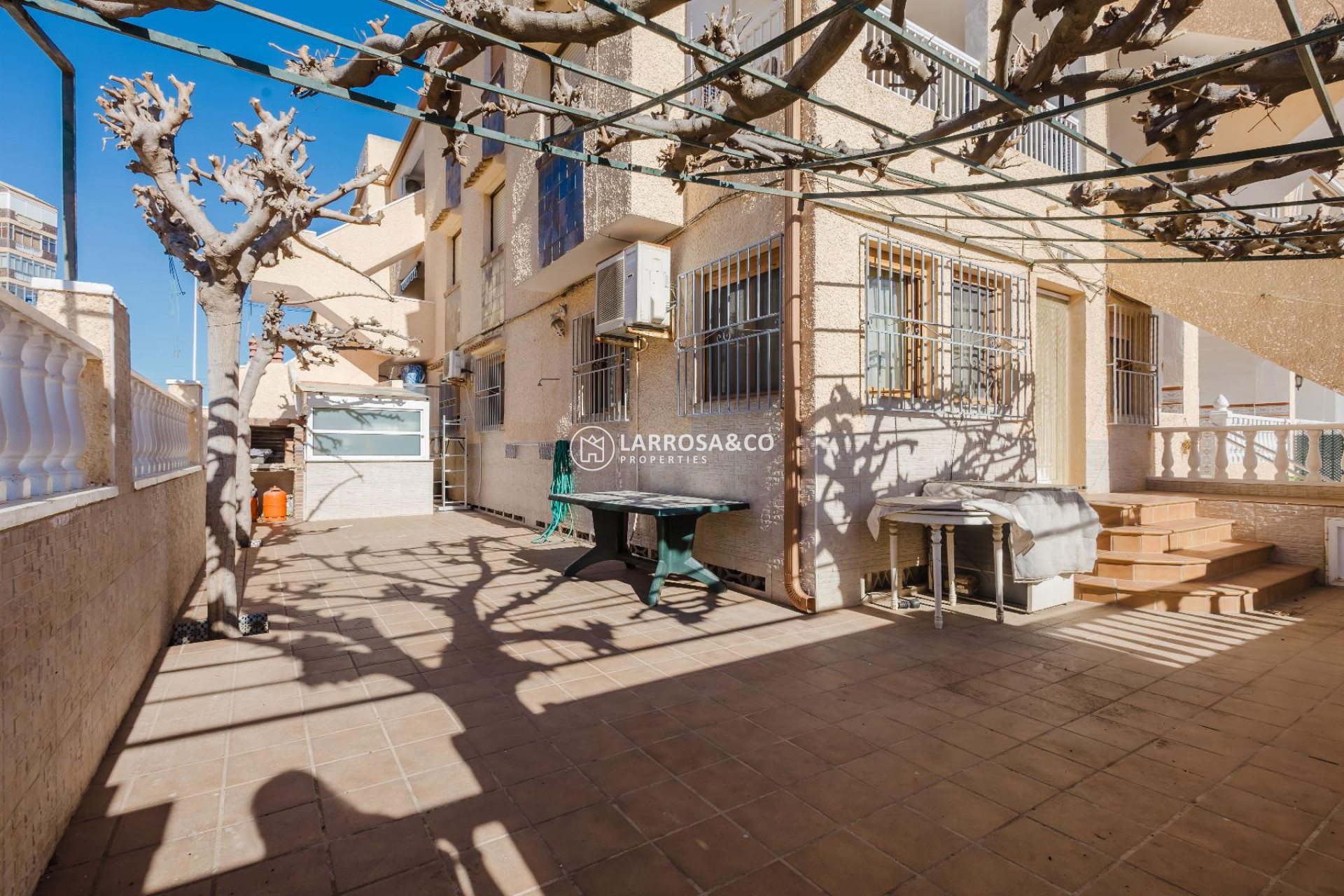 Resale - Bungalow - Torrevieja - PLAYA DE LA MATA