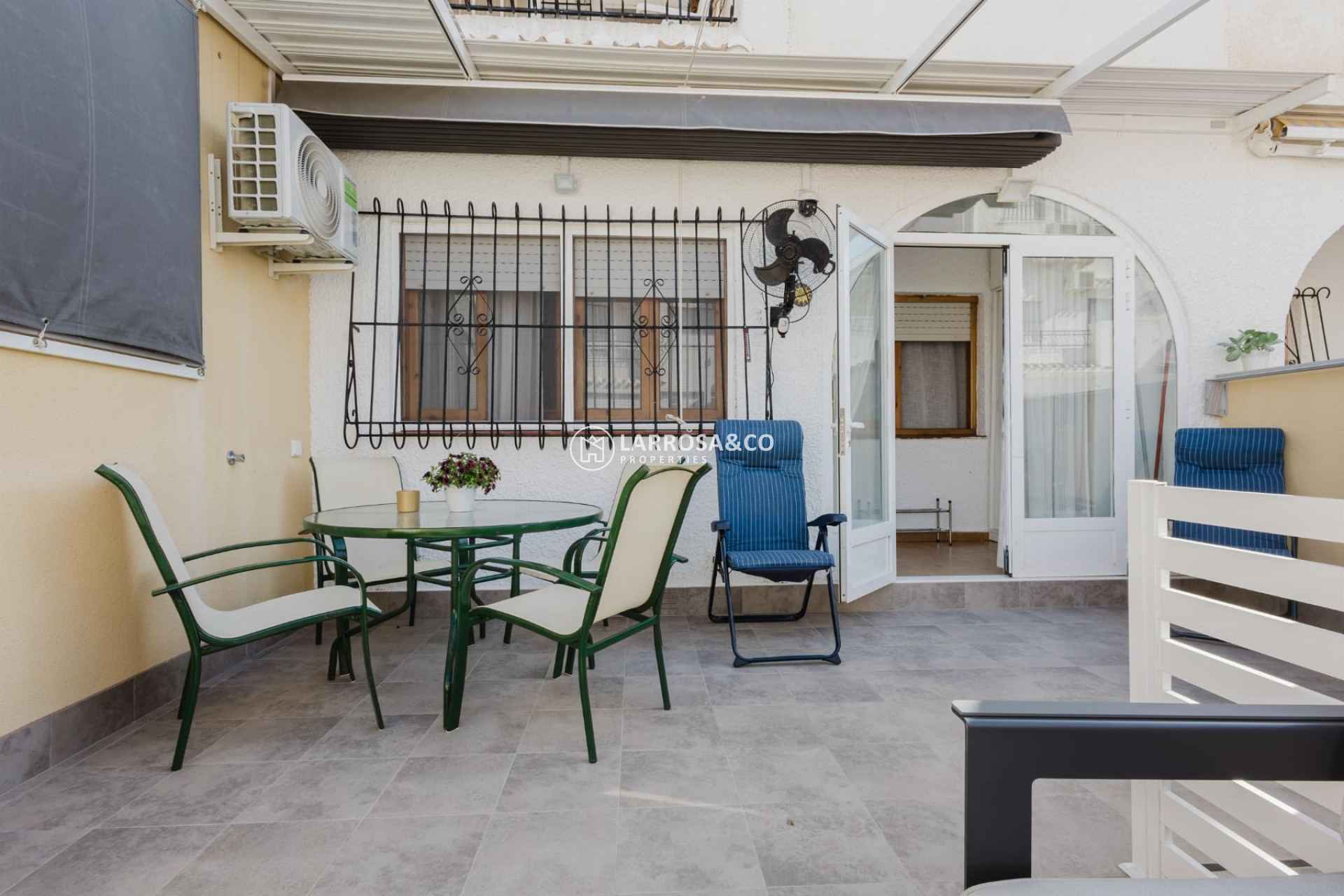 Resale - Bungalow - Torrevieja - Playa de los Naufragos