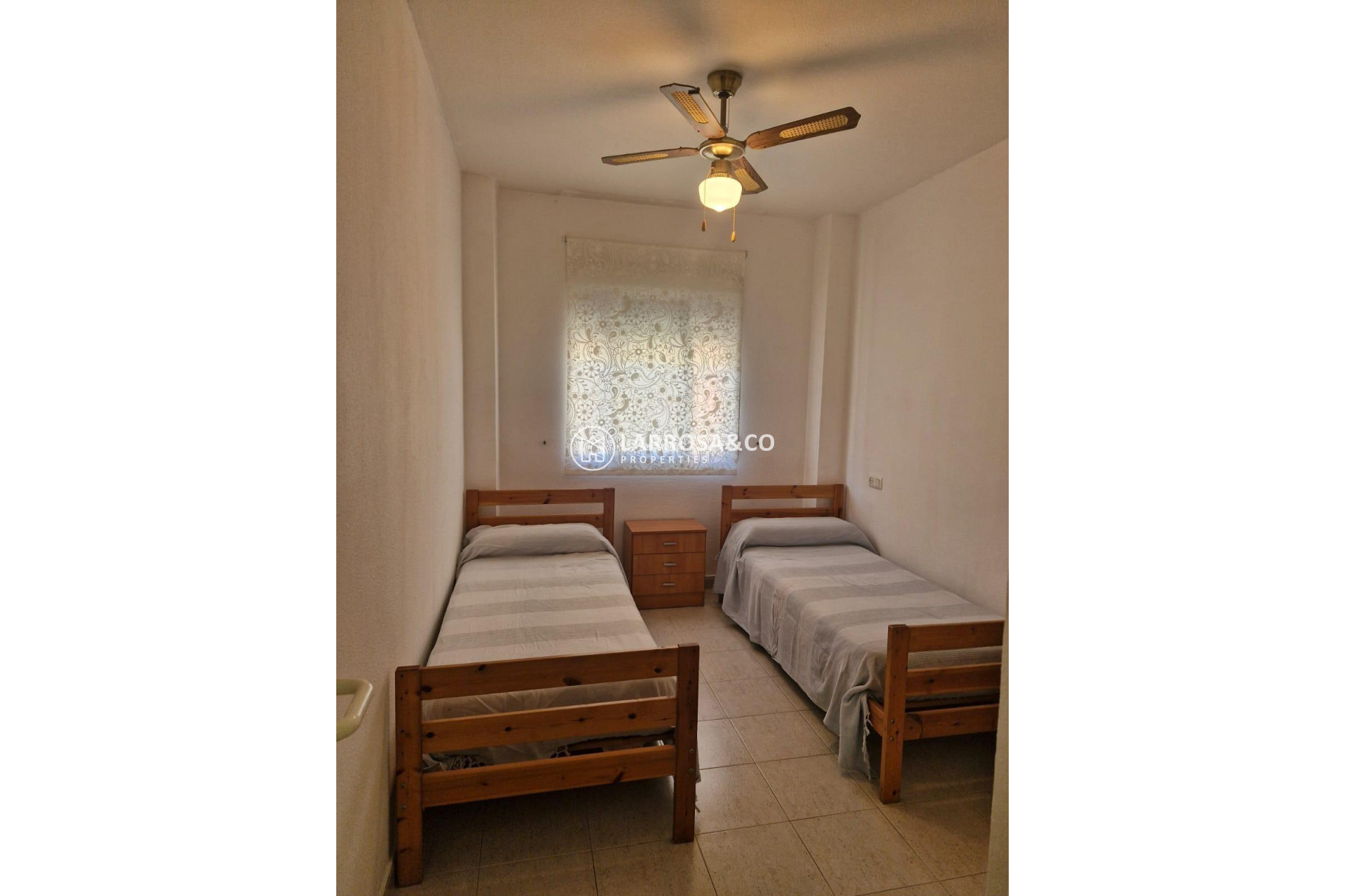 Resale - Bungalow - Torrevieja - Playa de los Naufragos