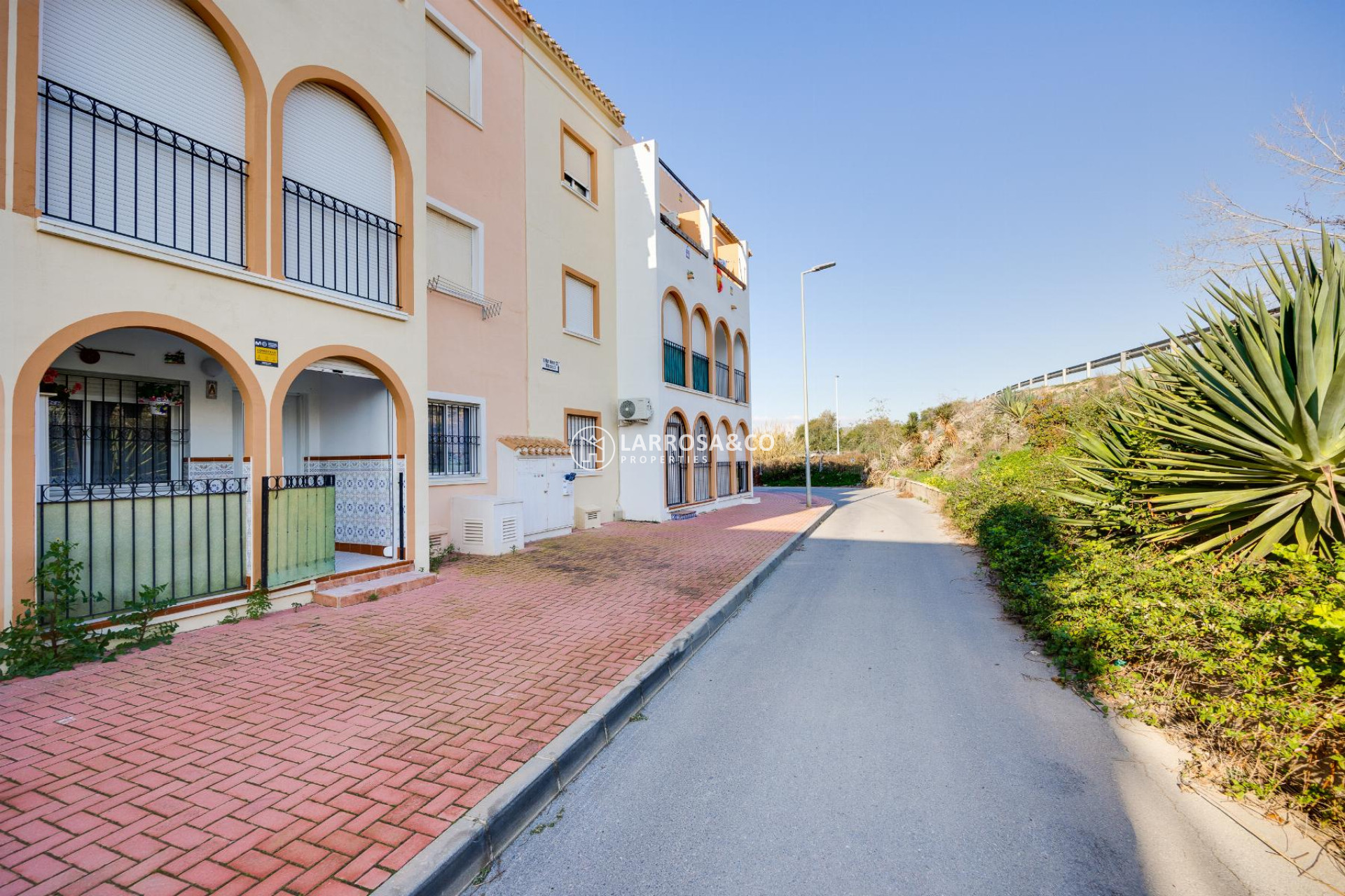 Resale - Bungalow - Torrevieja - Playa de los Naufragos