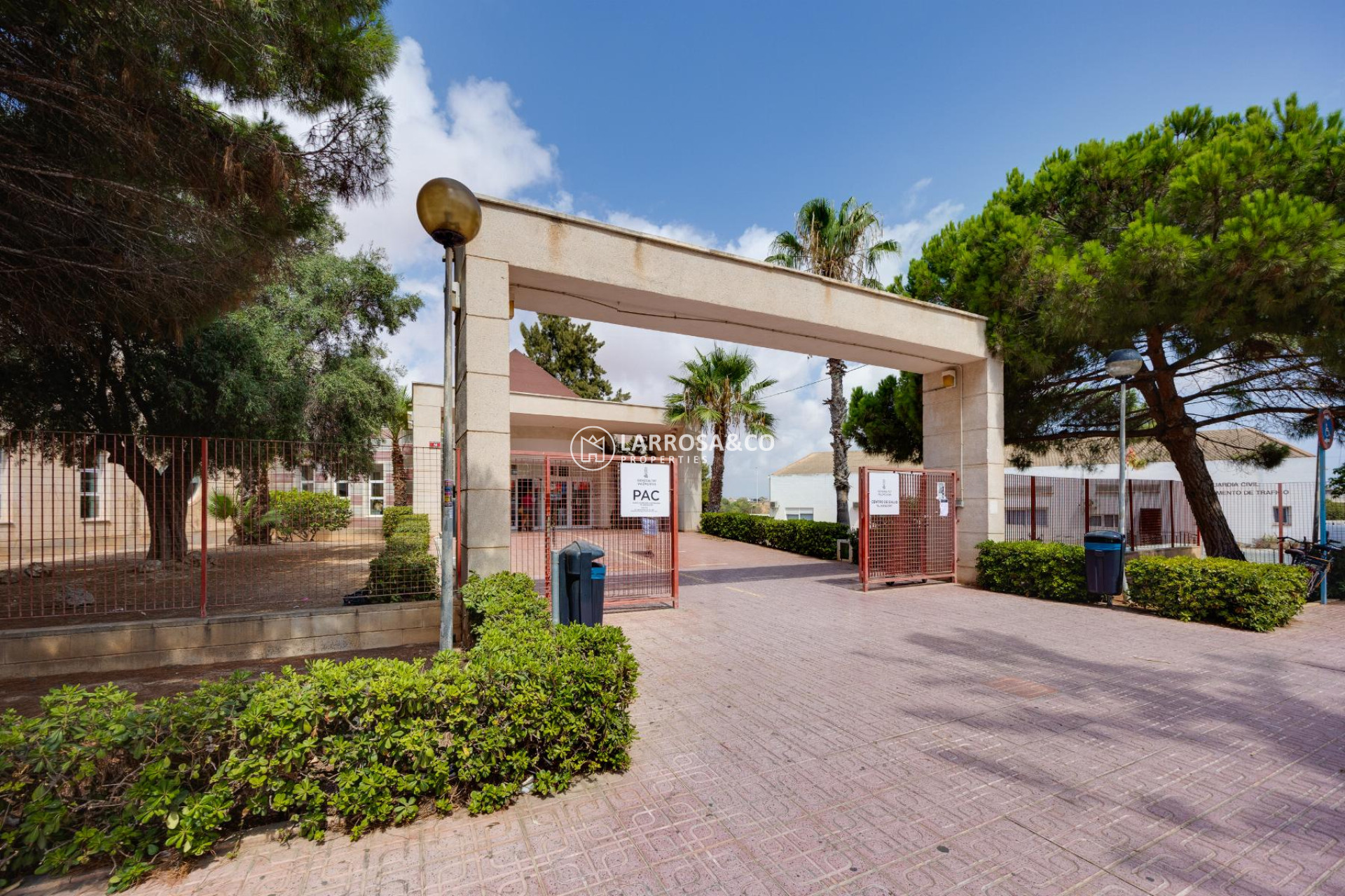 Resale - Bungalow - Torrevieja - Playa del Acequión
