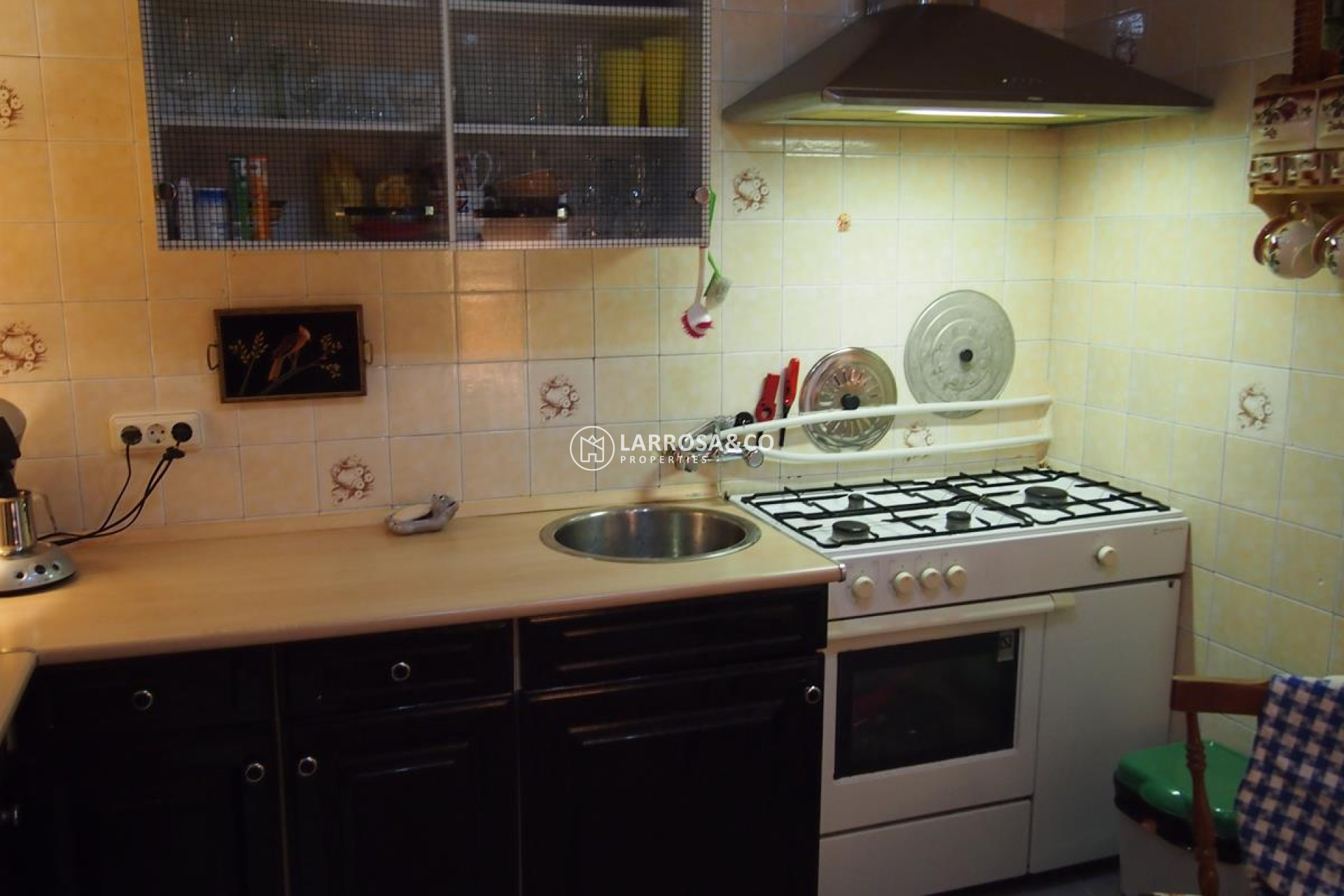 resale-bungalow-torrevieja-torreta-terrace-kitchen-rv2101