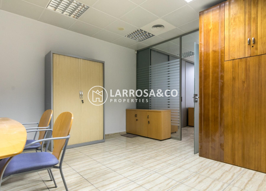 Resale - Commercial space - Almoradí - Centro urbano 2