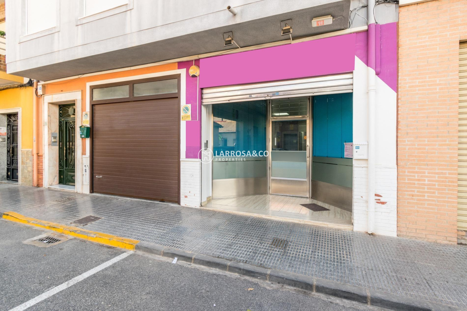 Resale - Commercial space - Almoradí - Centro urbano 2
