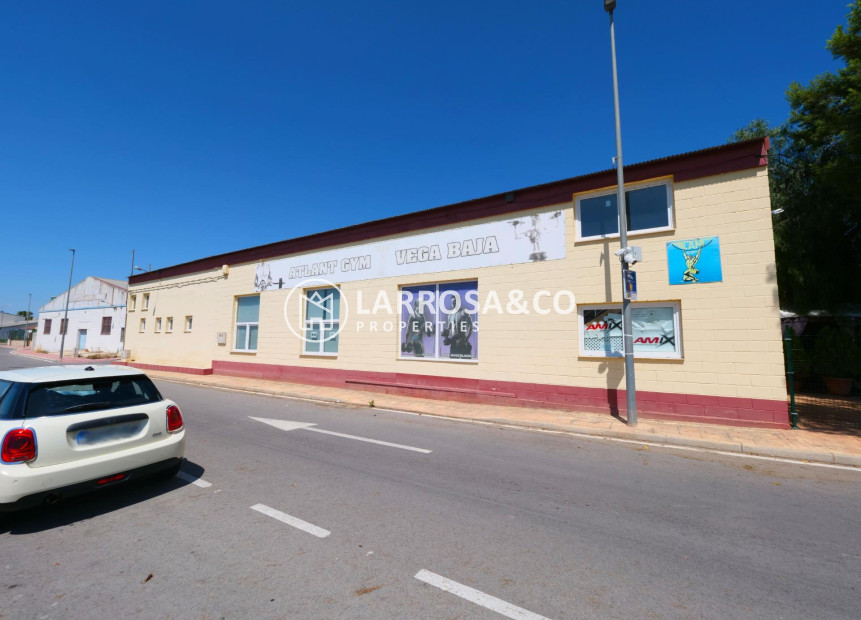 Resale - Commercial space - Almoradí