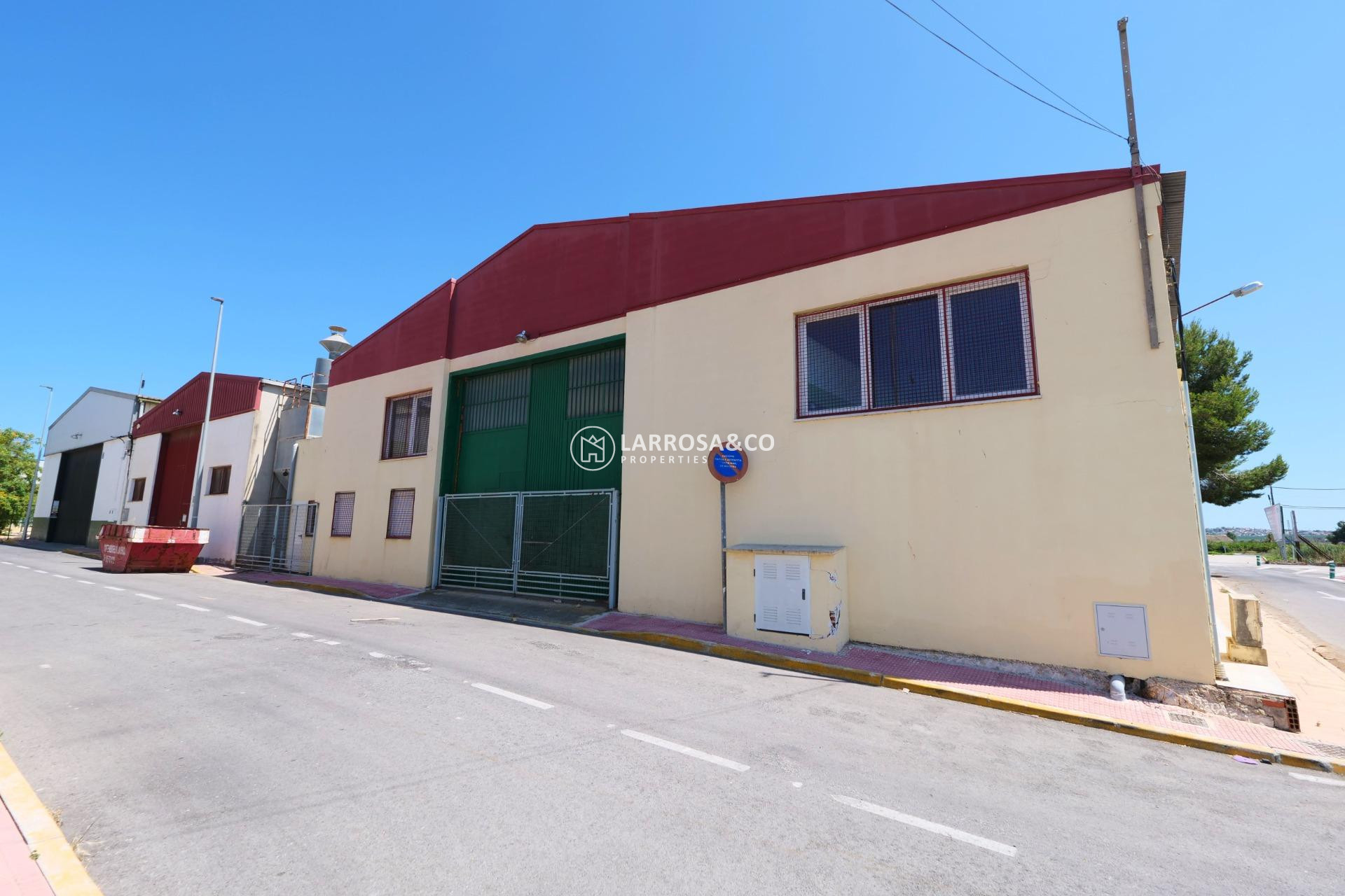 Resale - Commercial space - Almoradí