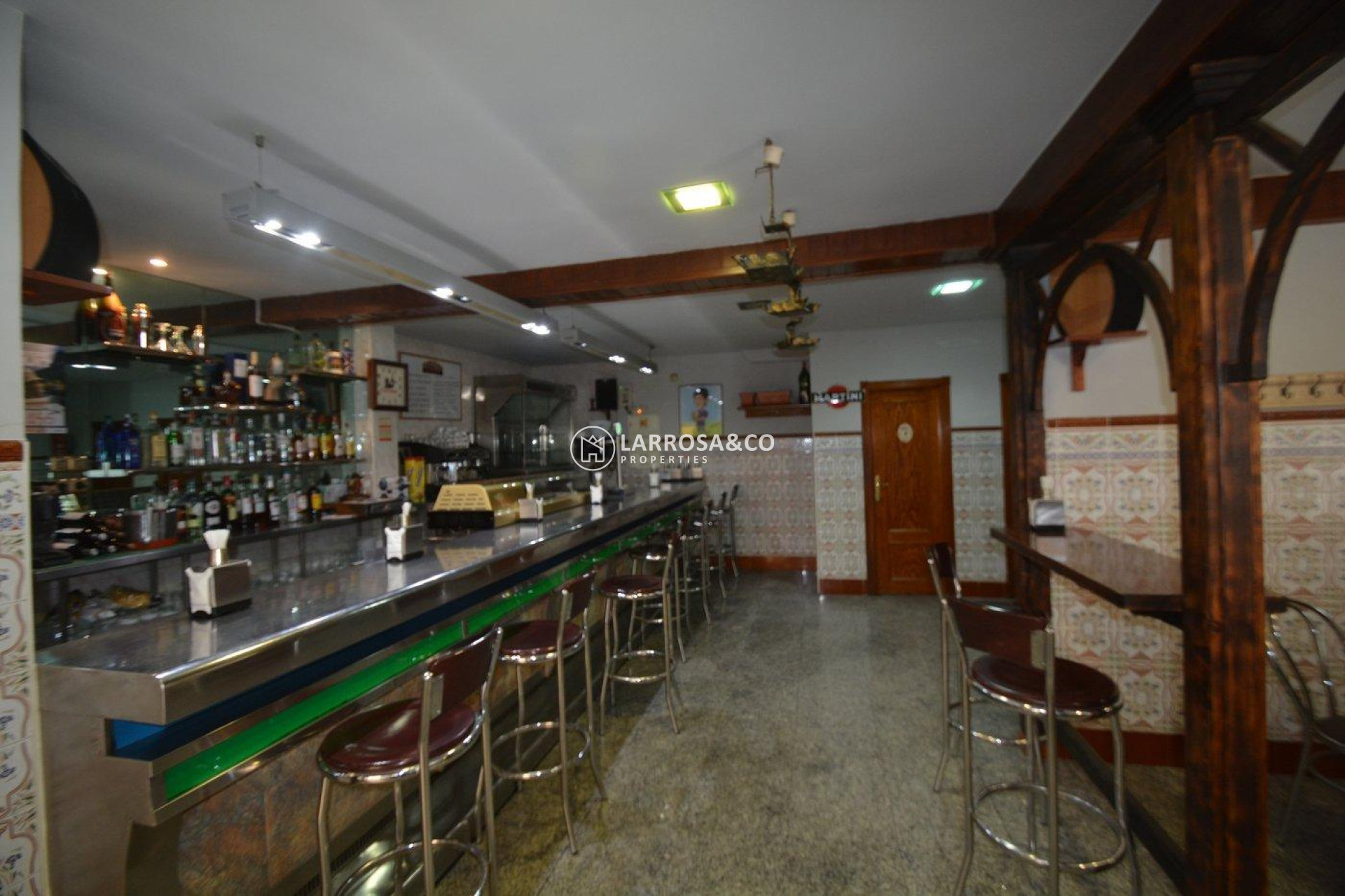Resale - Commercial space - Bigastro - CENTRO