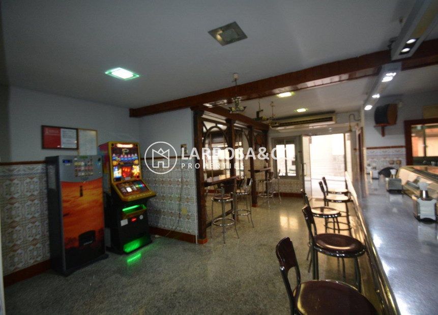 Resale - Commercial space - Bigastro - CENTRO