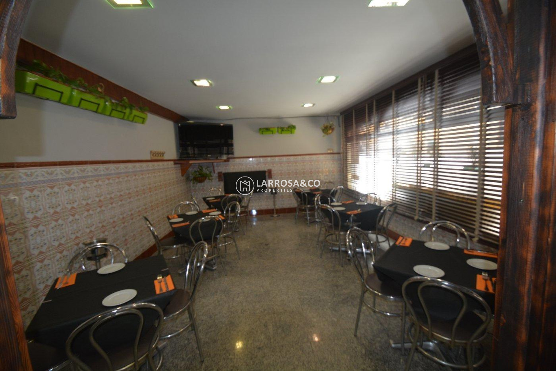 Resale - Commercial space - Bigastro - CENTRO