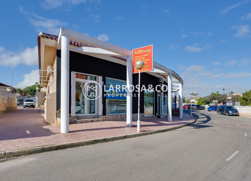 Resale - Commercial space - Ciudad Quesada - DOÑA PEPA